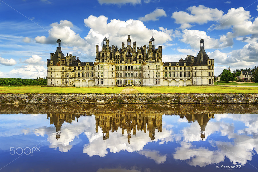 Nikon D800E + ZEISS Distagon T* 21mm F2.8 sample photo. Chateau de chambord, unesco medieval french castle and reflectio photography