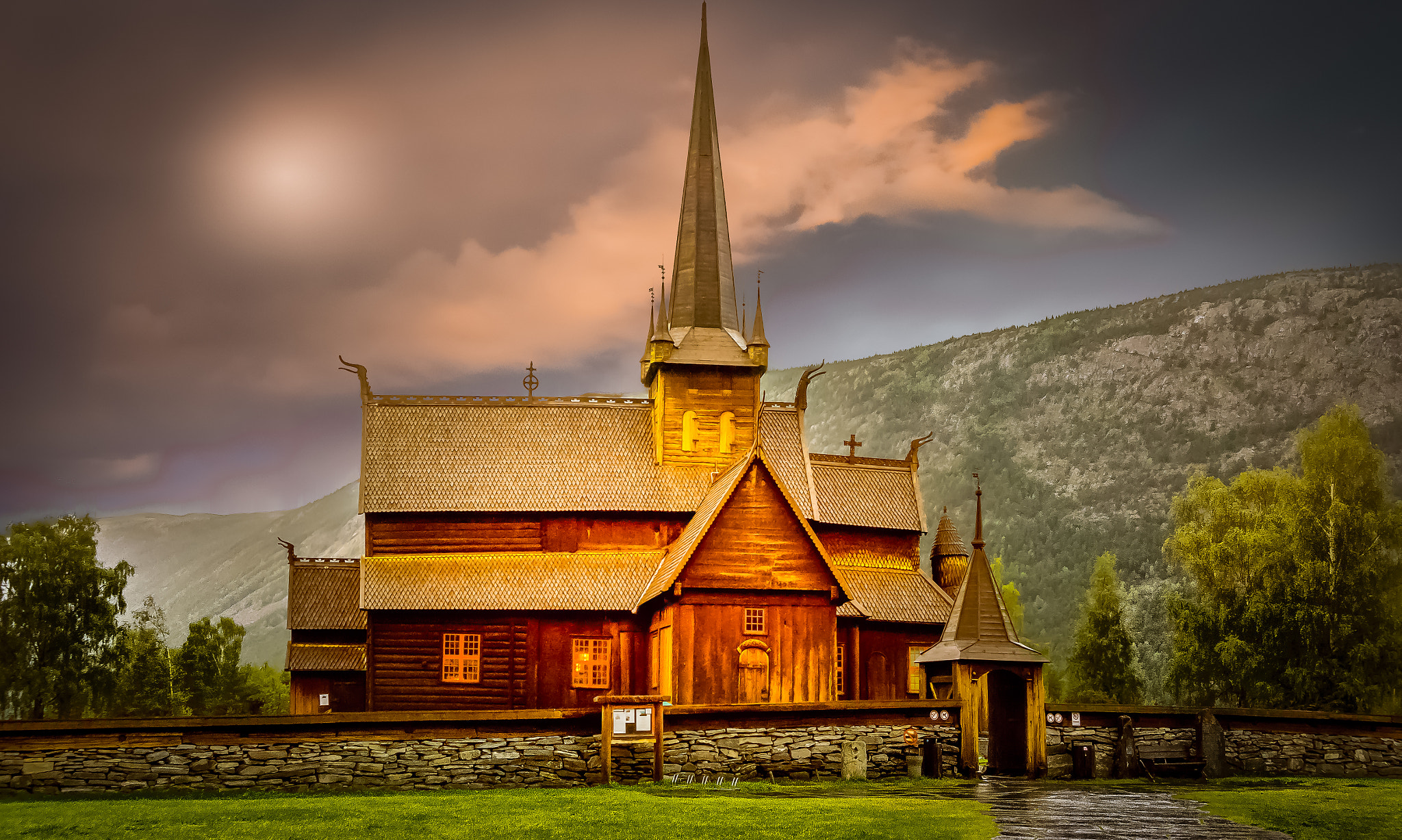 Sony Alpha NEX-5N + Sony E 18-200mm F3.5-6.3 OSS sample photo. Historical stave church in lom, norway photography