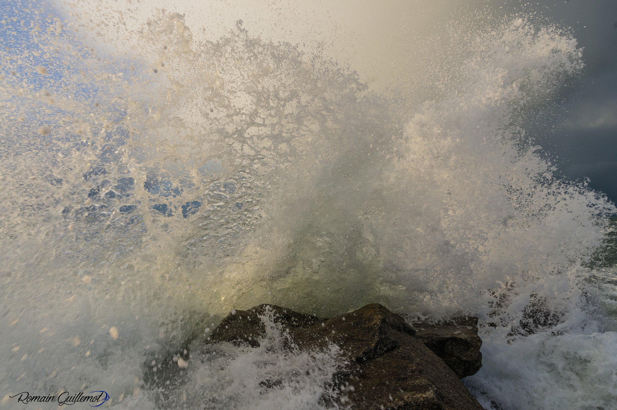 Pentax K-r sample photo. Au coeur des vagues photography