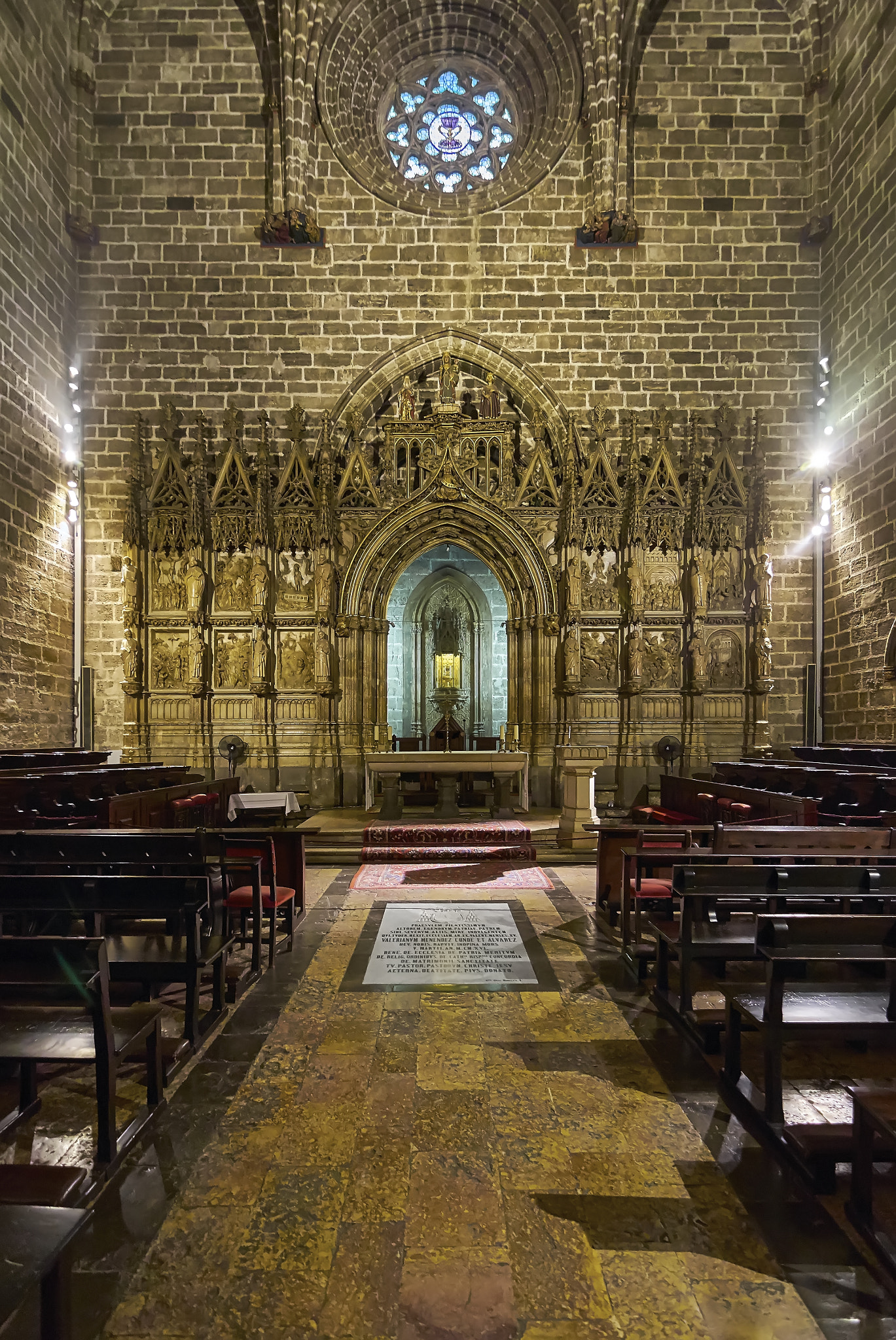 Tokina AT-X Pro 11-16mm F2.8 DX II sample photo. Capilla del santo cáliz - catedral de santa maría de valencia photography