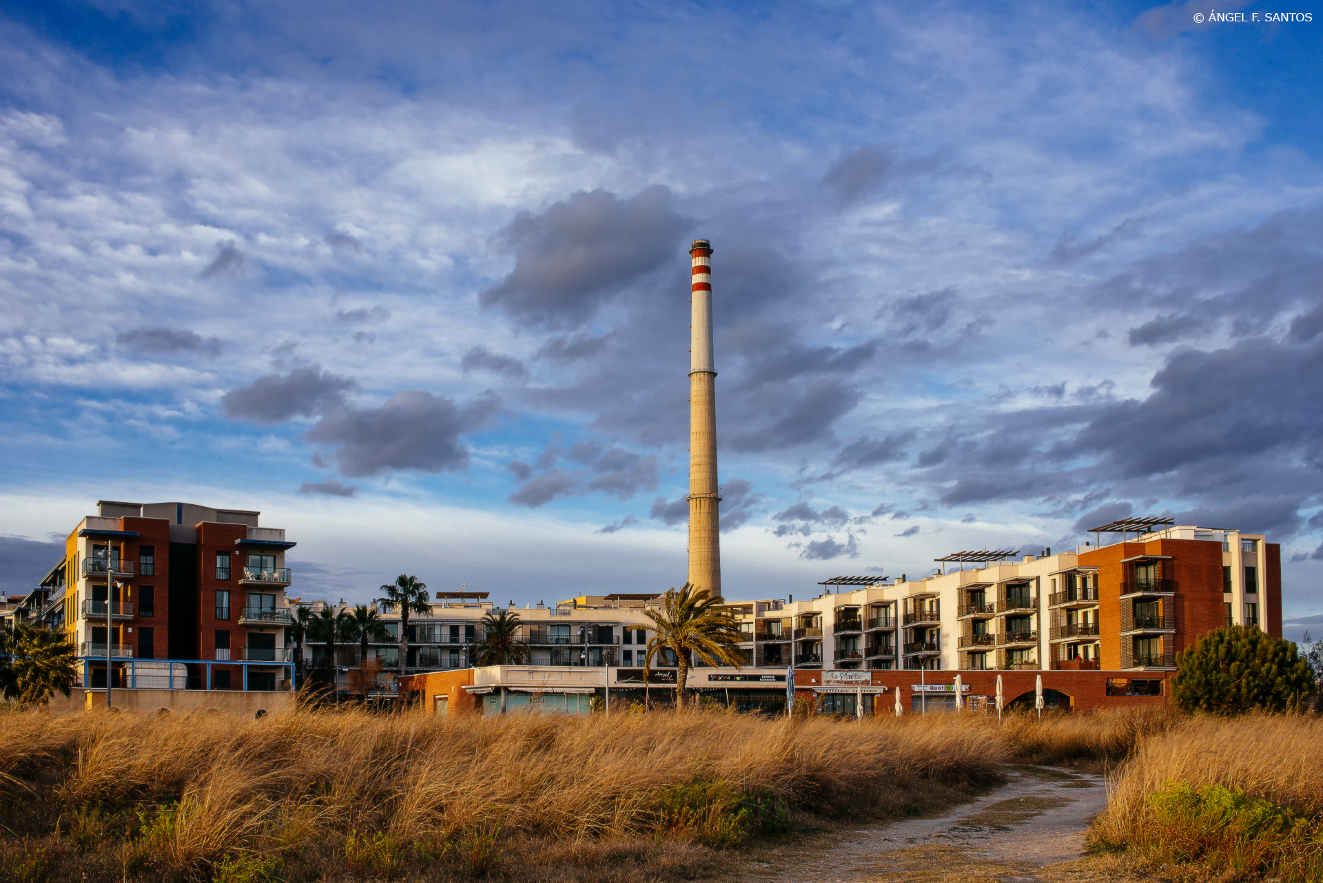 Nikon D610 + AF Zoom-Nikkor 35-70mm f/2.8D sample photo. Chimenea photography