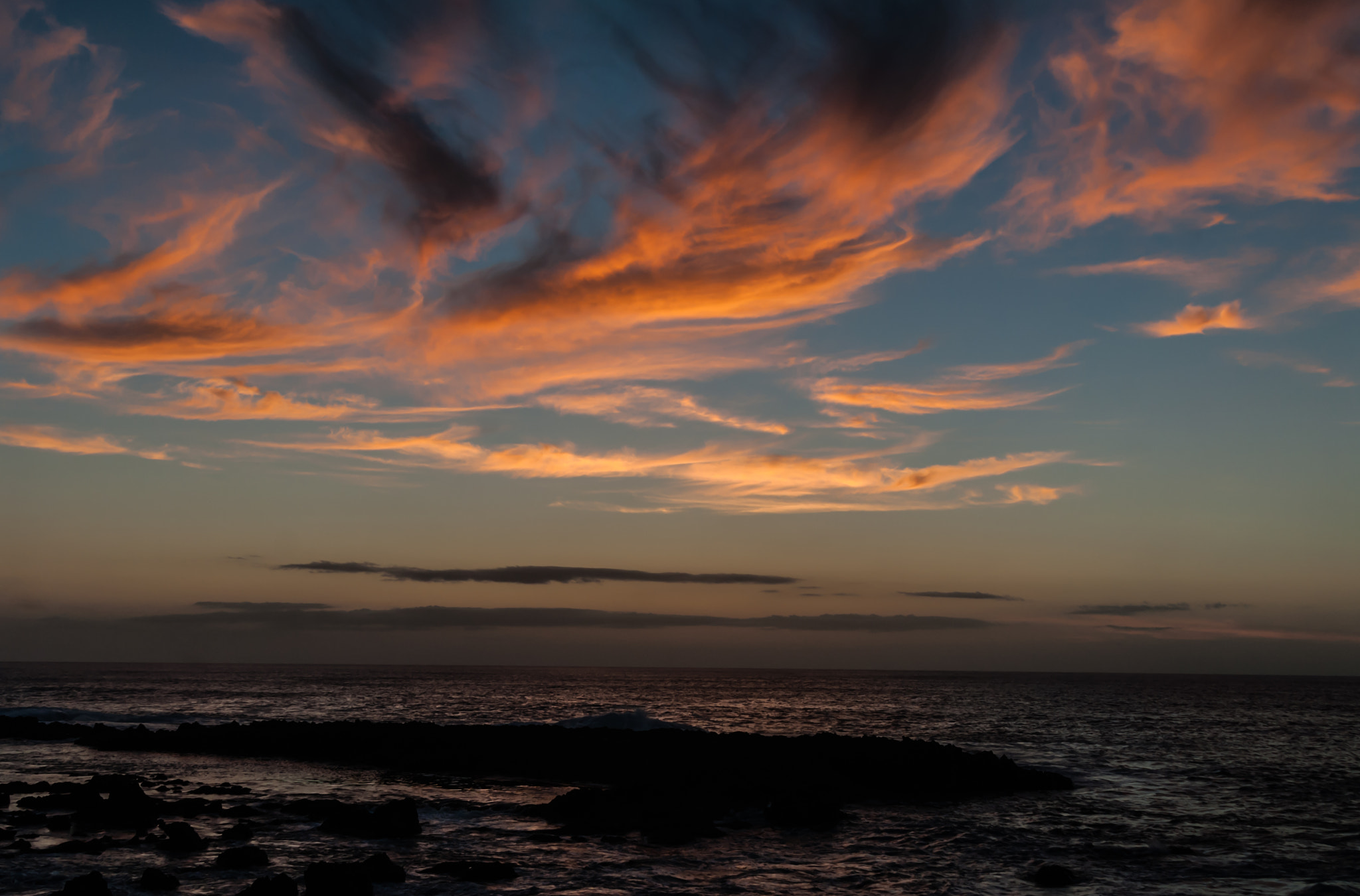 Nikon AF Nikkor 24-85mm F2.8-4D IF sample photo. Hawaiian sunset photography