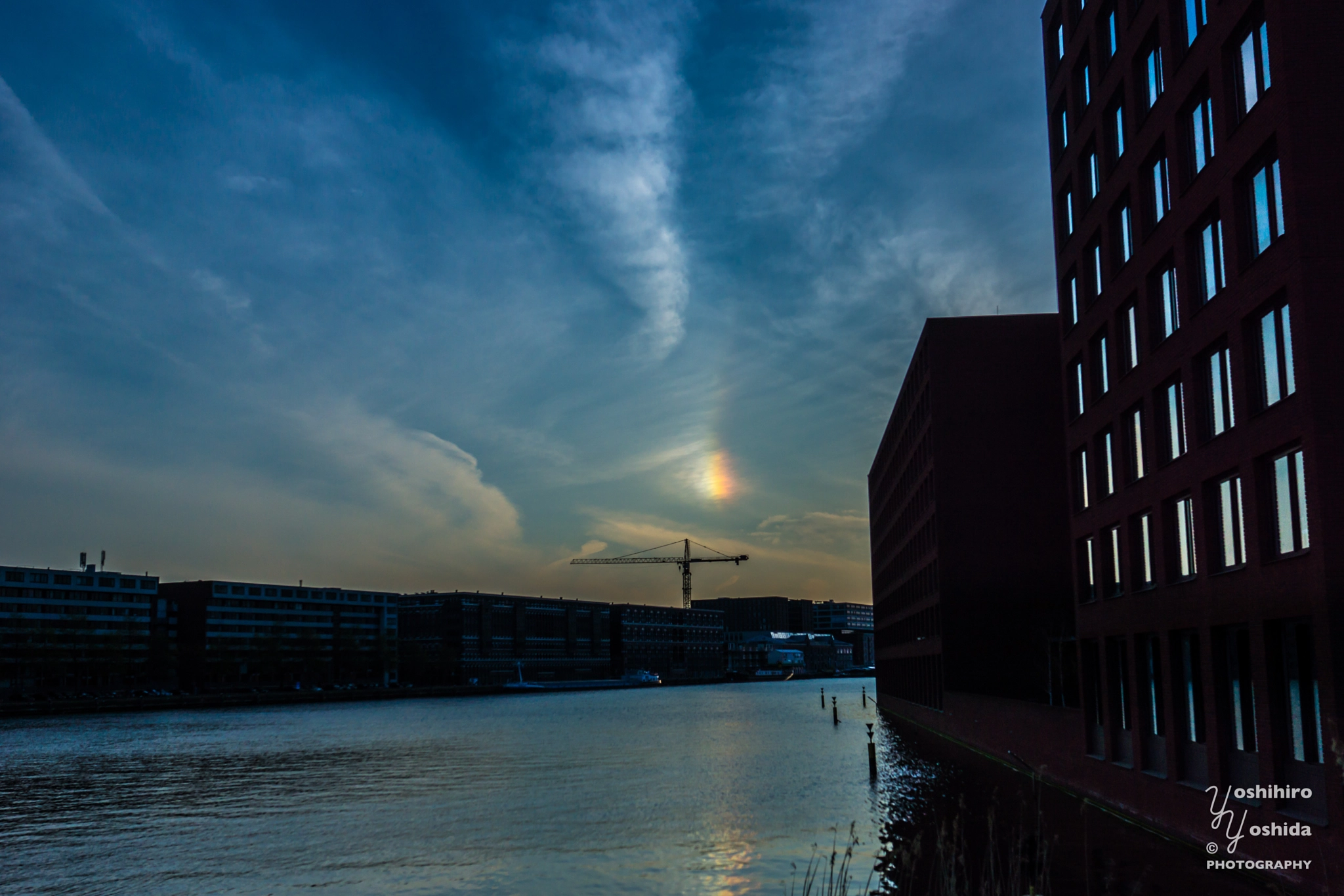 Sony SLT-A77 sample photo. Why? the miracle of the prism photography