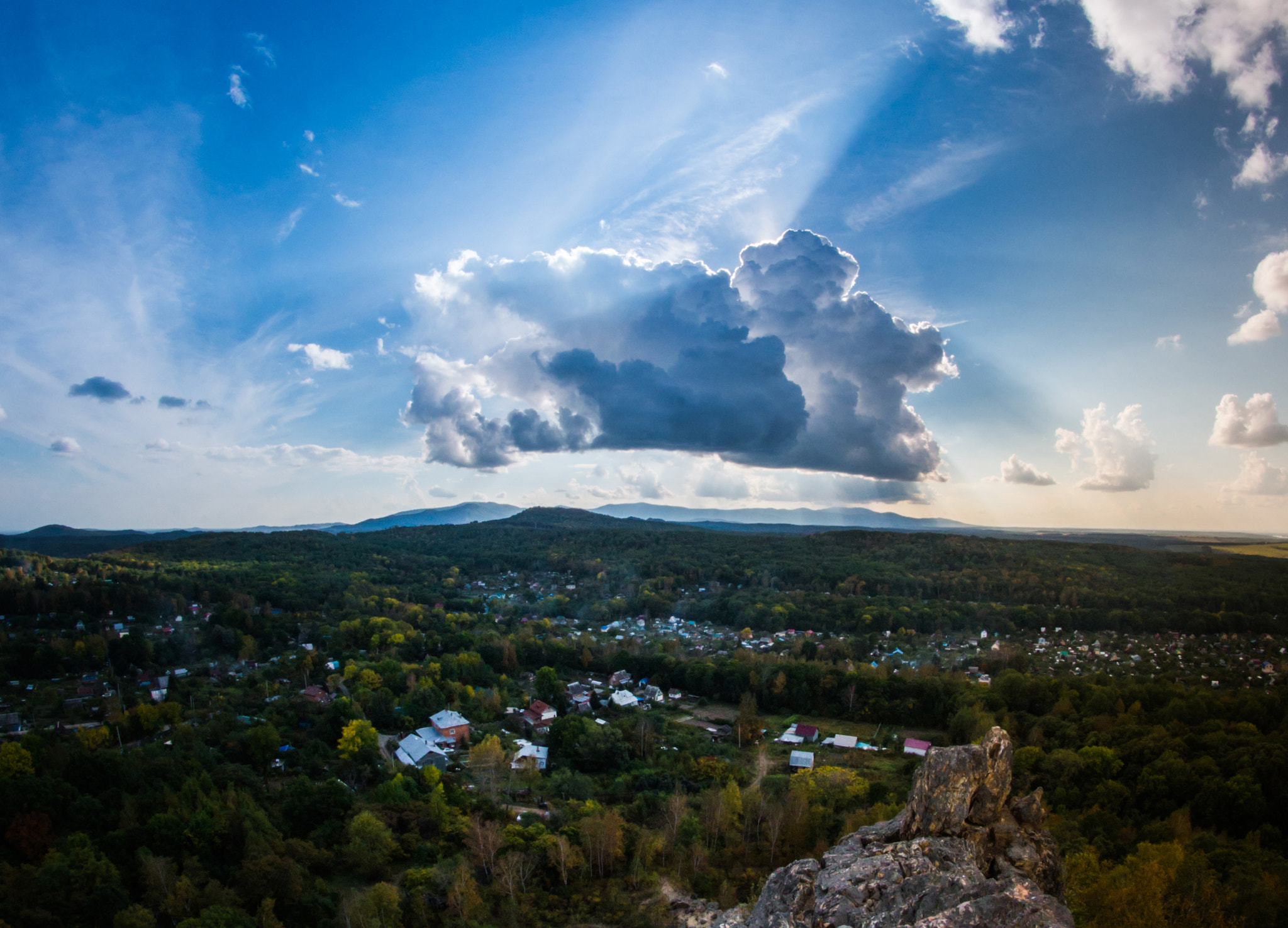 Nikon D610 + Samyang 8mm F3.5 Aspherical IF MC Fisheye sample photo. Interesting landscape photography
