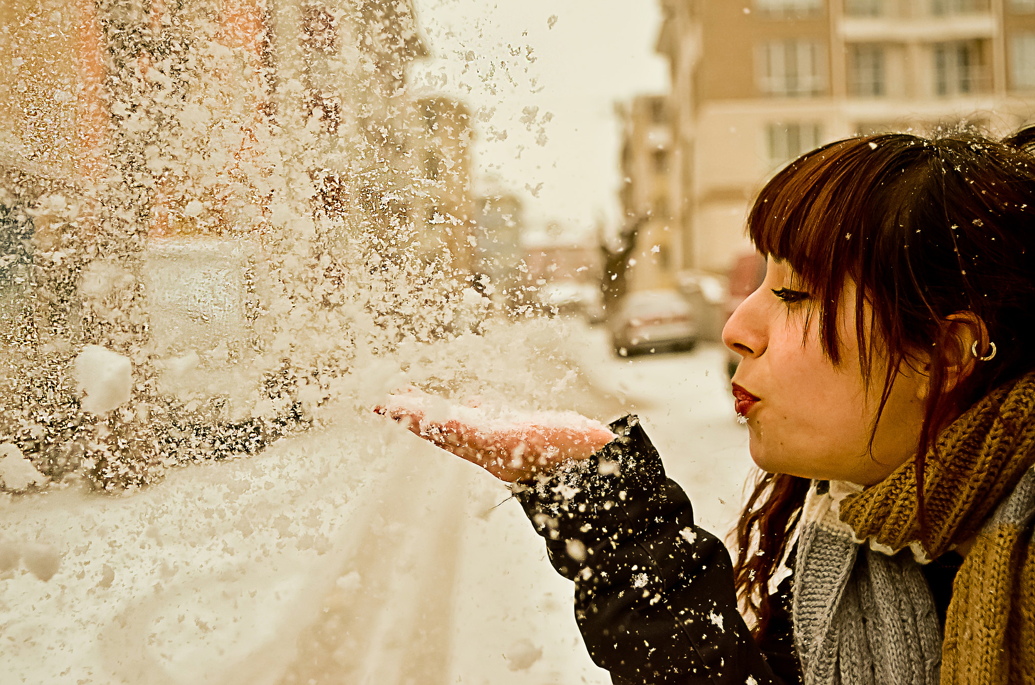 AF Nikkor 28mm f/2.8 sample photo. Snow photography