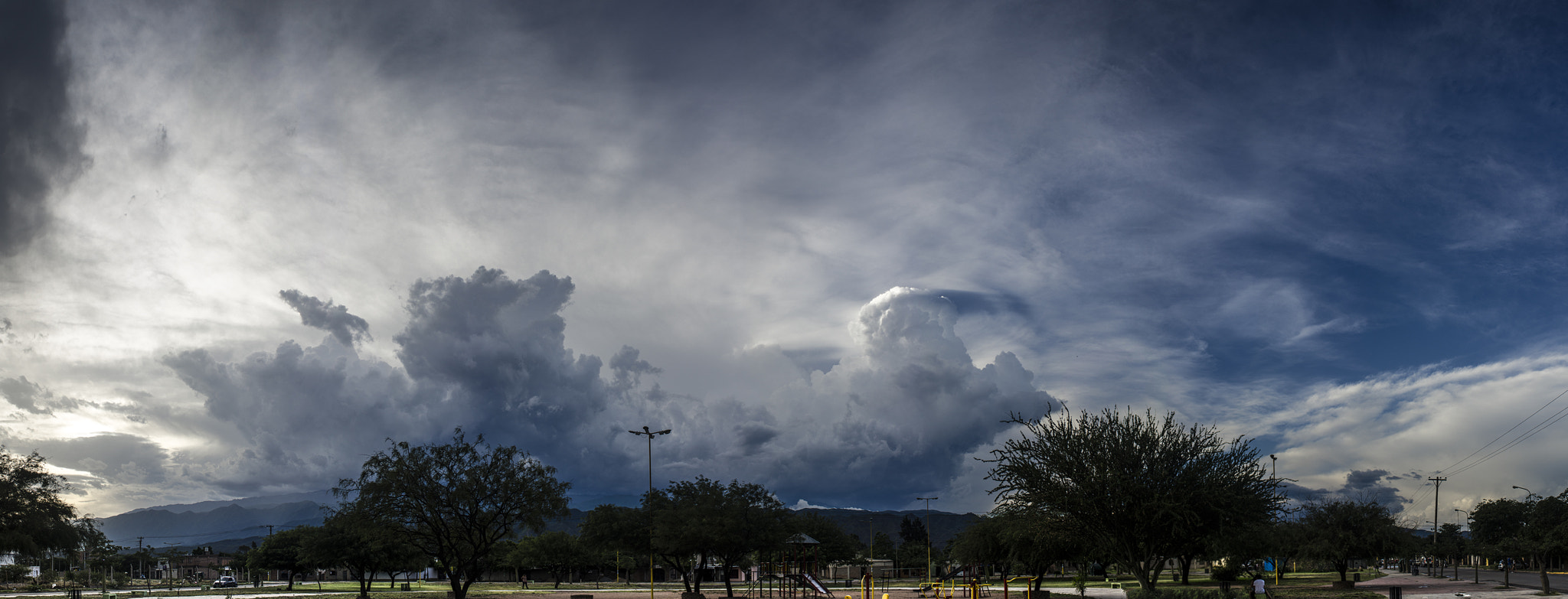 Nikon D7000 + Nikon AF Nikkor 28mm F2.8D sample photo. Panorámico atardecer photography