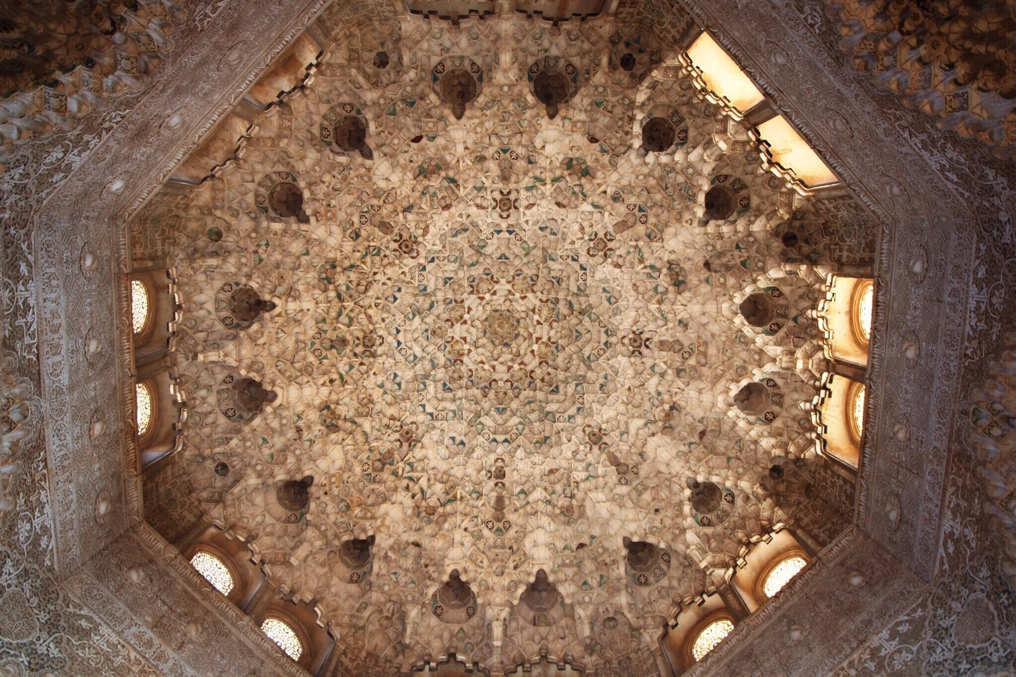 Olympus E-600 (EVOLT E-600) sample photo. Looking up in alhambra palace photography