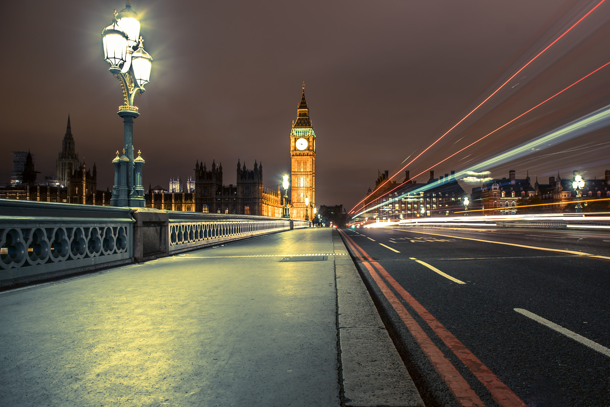 Sony a7R II + Canon EF-S 17-55mm F2.8 IS USM sample photo. Big ben clock tower and parliament house at city o photography