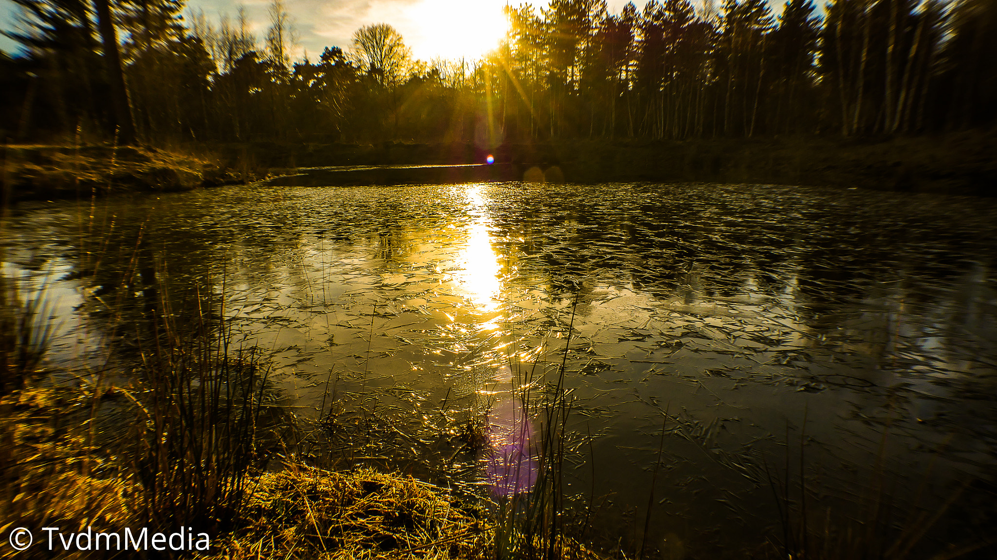 Panasonic Lumix DMC-GH4 sample photo. Frozen lake photography