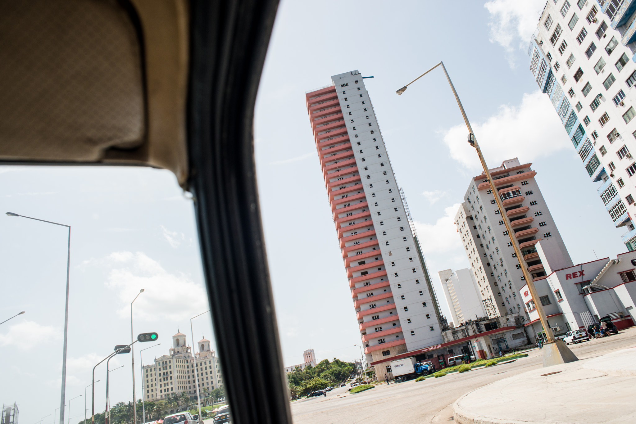 Nikon D800E + AF Nikkor 24mm f/2.8 sample photo. Cuba streets photography