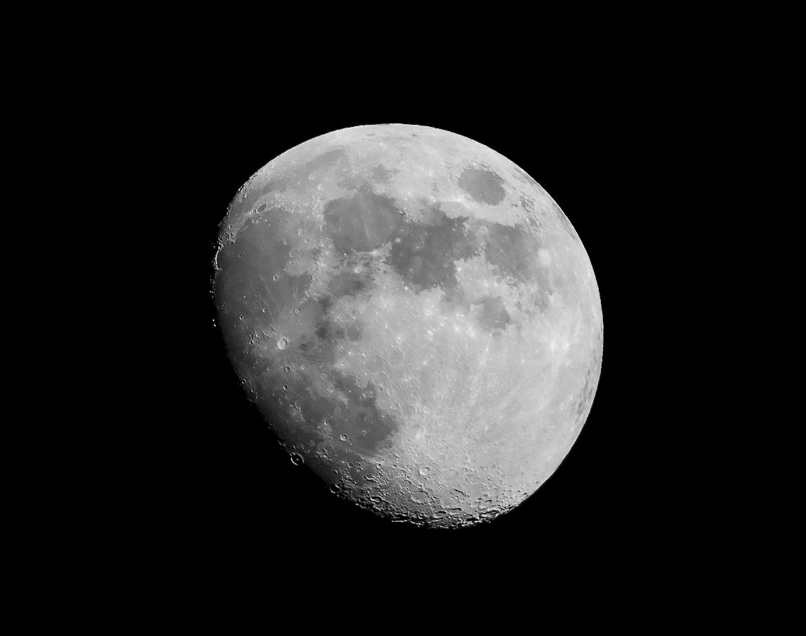 Canon EOS-1D Mark III + Canon EF 500mm F4L IS USM sample photo. Moon photography