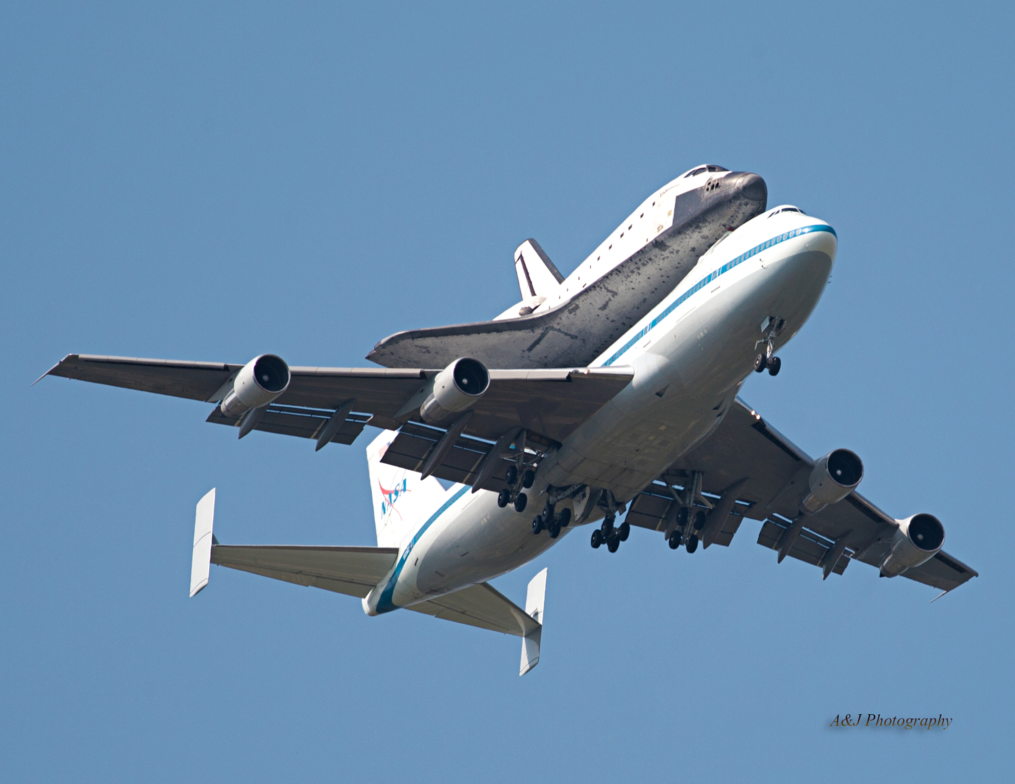 Canon EOS-1D Mark III + Canon EF 400mm F5.6L USM sample photo. Last trip for shuttle endeavour photography
