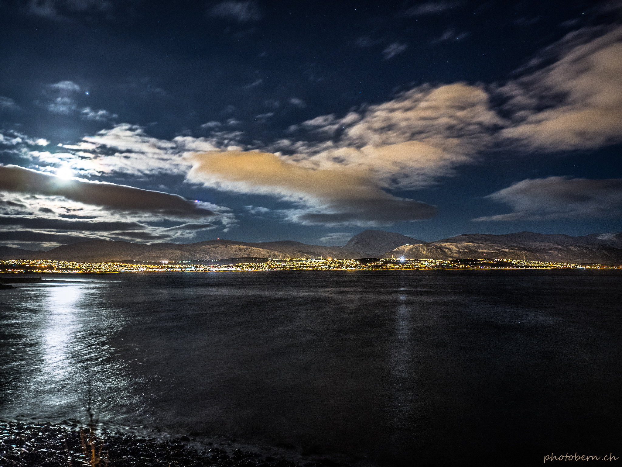 Olympus OM-D E-M1 + OLYMPUS  7-14mm Lens sample photo. Tromsö photography
