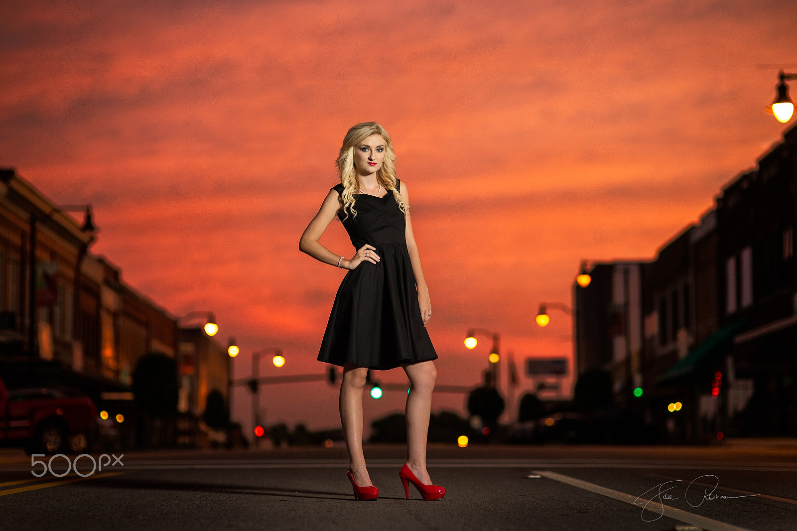 Sigma 85mm F1.4 EX DG HSM sample photo. Downtown sunset photography