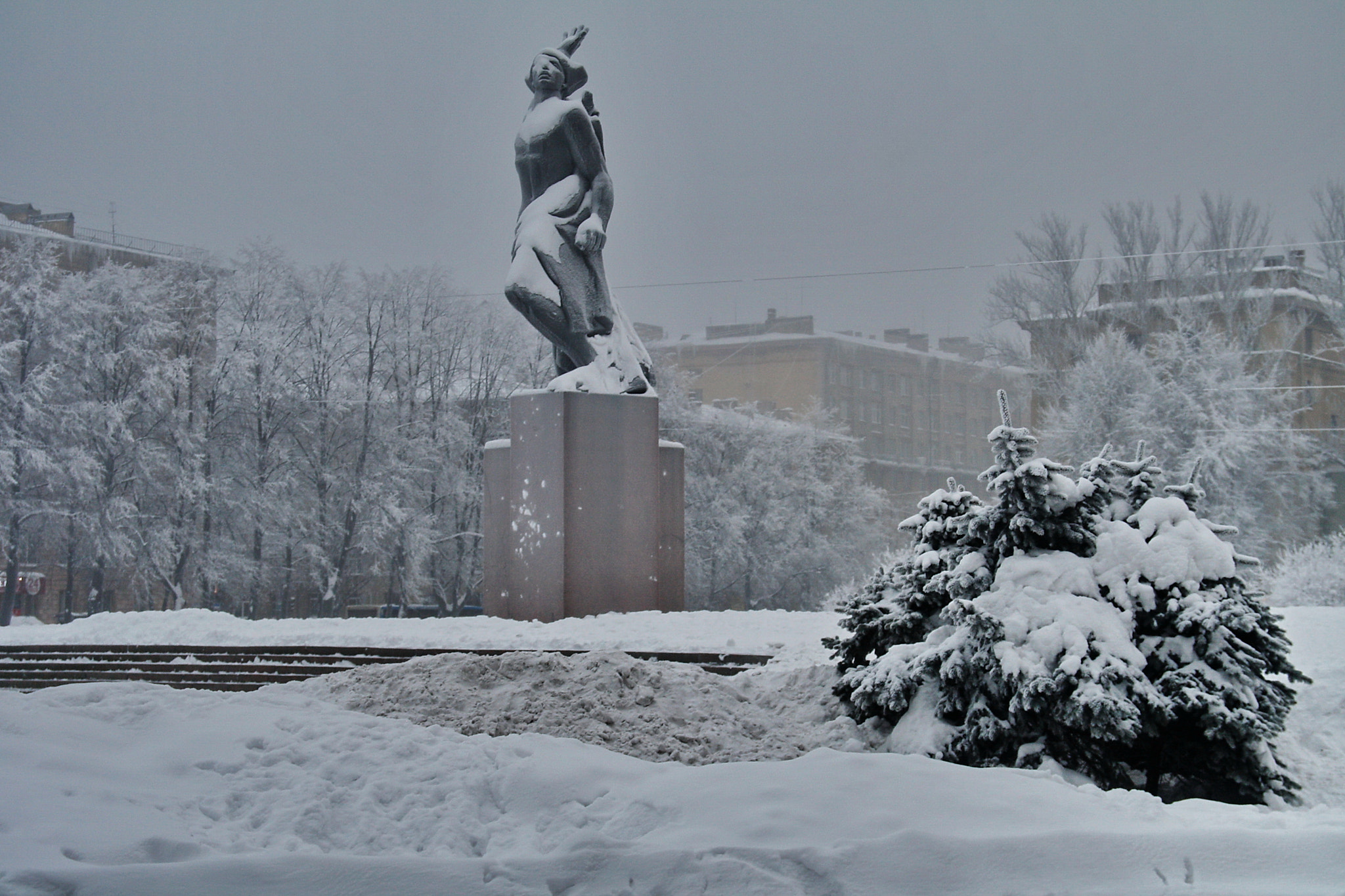 Sigma 18-125mm F3.8-5.6 DC OS HSM sample photo. Many snow in city photography