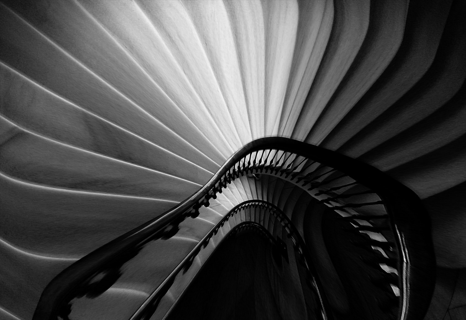 Sony DSC-V3 sample photo. Butterfly stairs photography