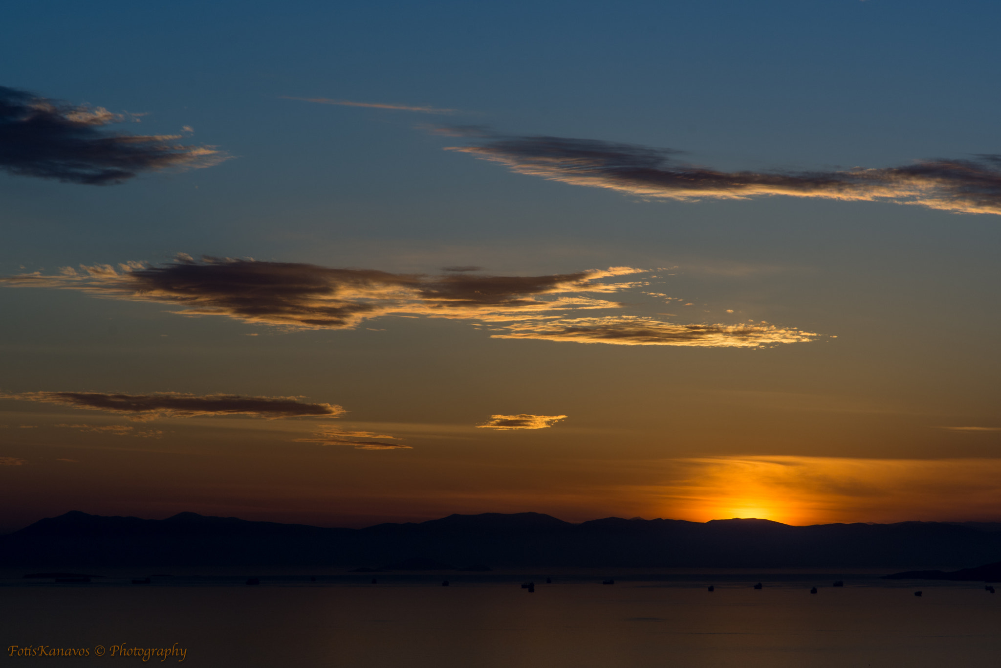 Nikon D7200 + AF-S VR DX 16-80mm f/2.8-4.0E ED sample photo. The sun goes down. photography