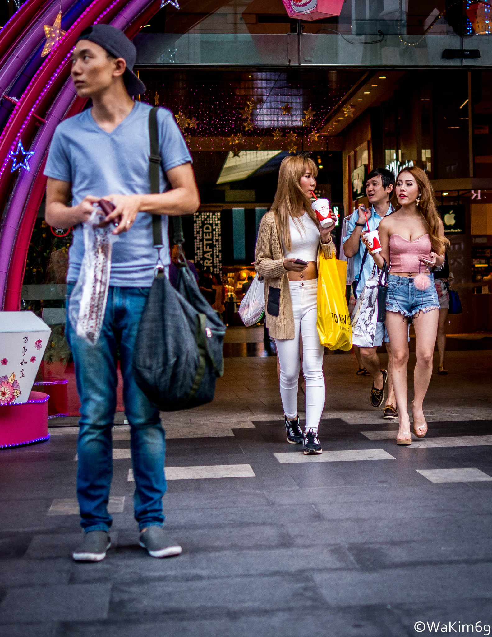 Panasonic Lumix DMC-G5 + Panasonic Leica DG Summilux 25mm F1.4 II ASPH sample photo. The girl he's been waiting for... photography