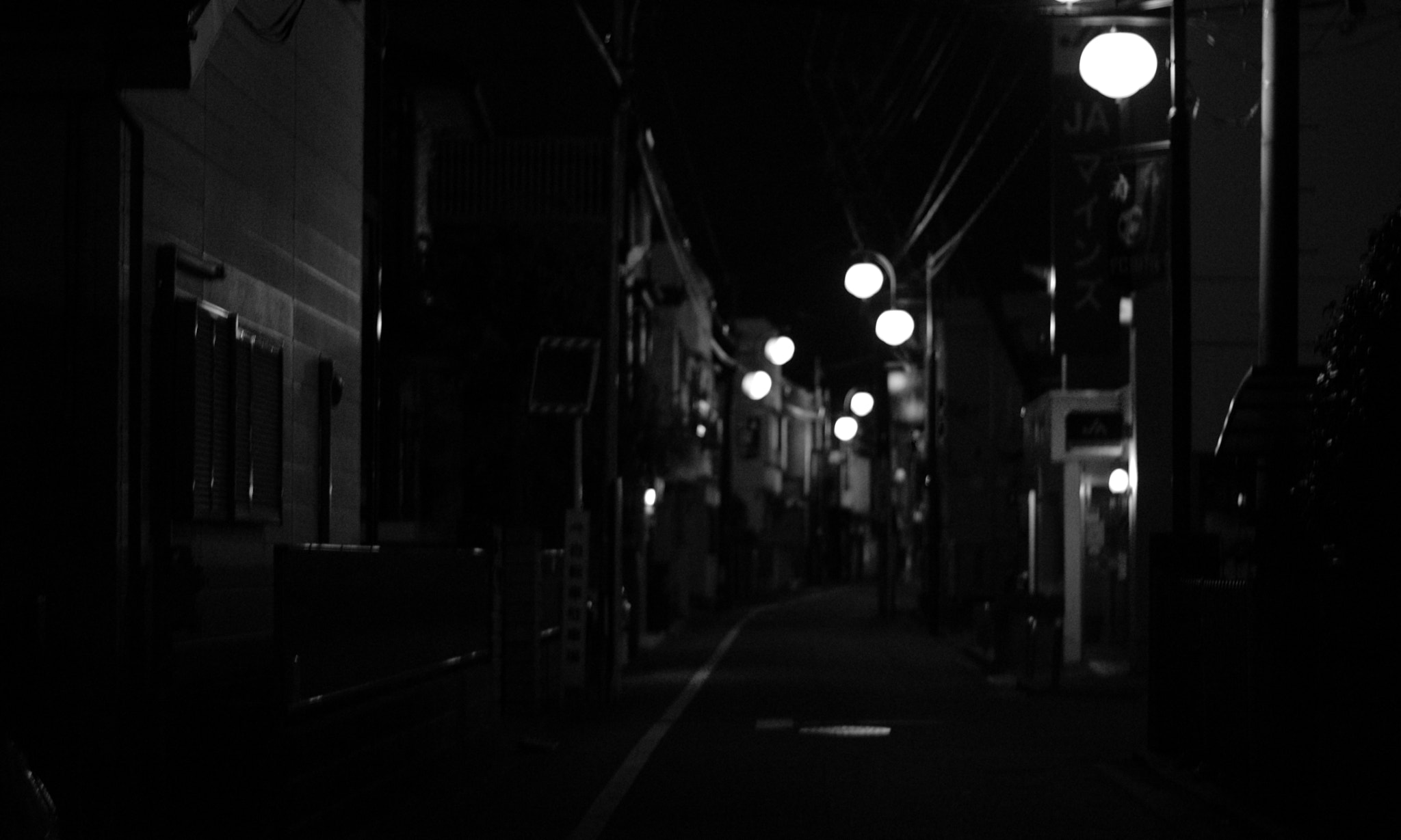 Nikon D5300 + 50mm F1.8 sample photo. Guiding lights photography