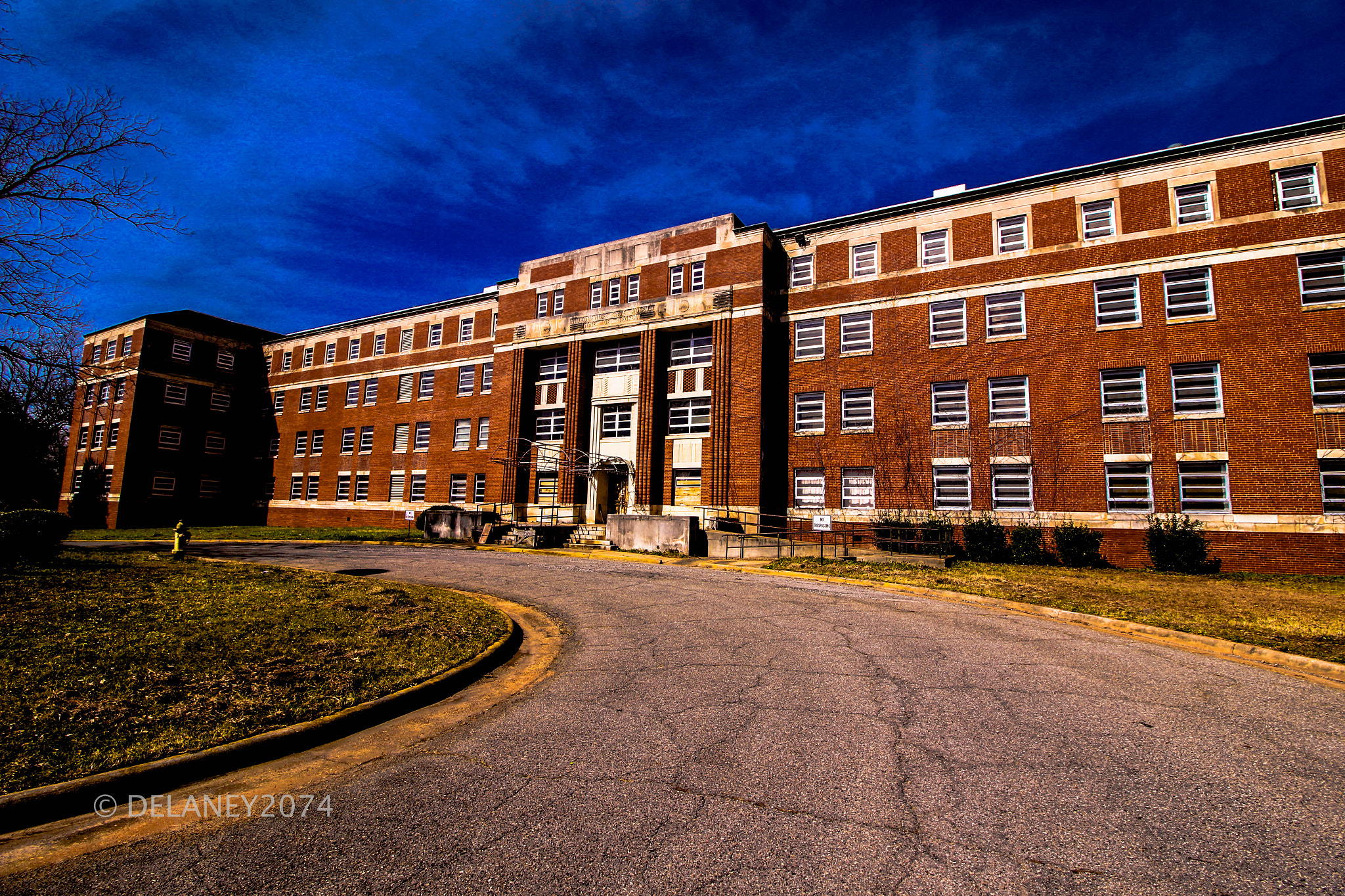 Canon EF-S 10-18mm F4.5–5.6 IS STM sample photo. Abandoned hospital photography