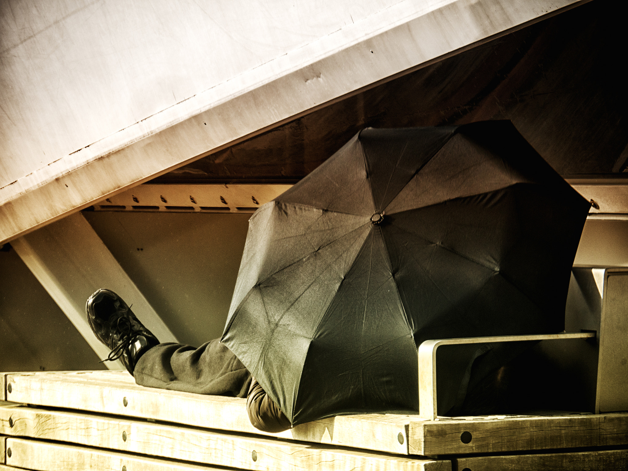Panasonic Lumix DMC-GX7 sample photo. In the shade of an umbrella... photography
