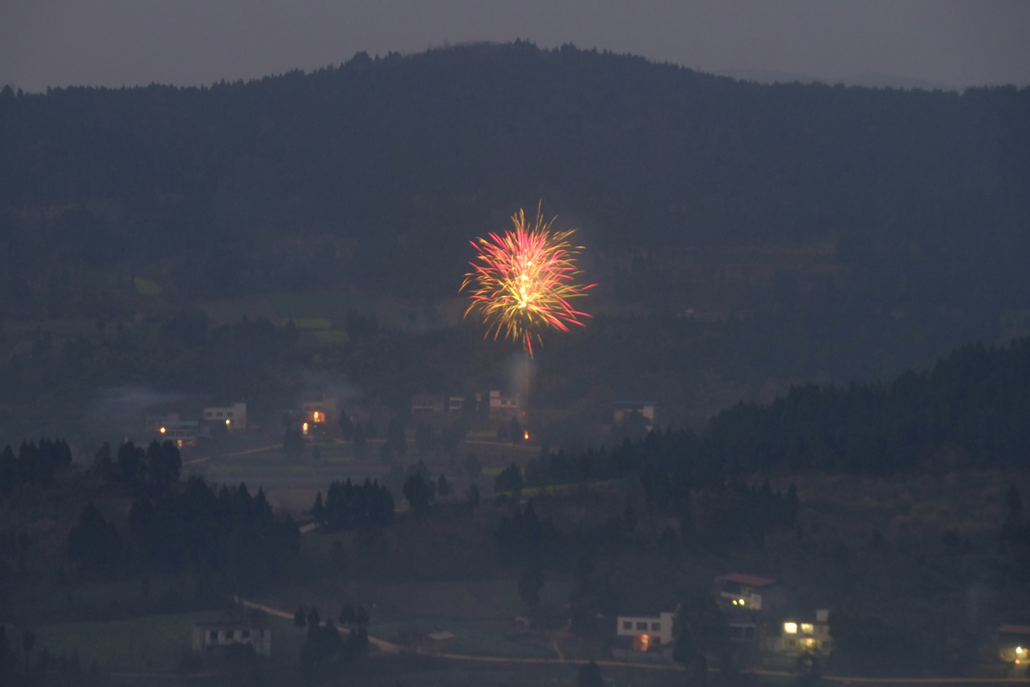 Fujifilm X-Pro1 + Fujifilm XF 18-135mm F3.5-5.6 R LM OIS WR sample photo. Firework in chinese new year of 2016 photography