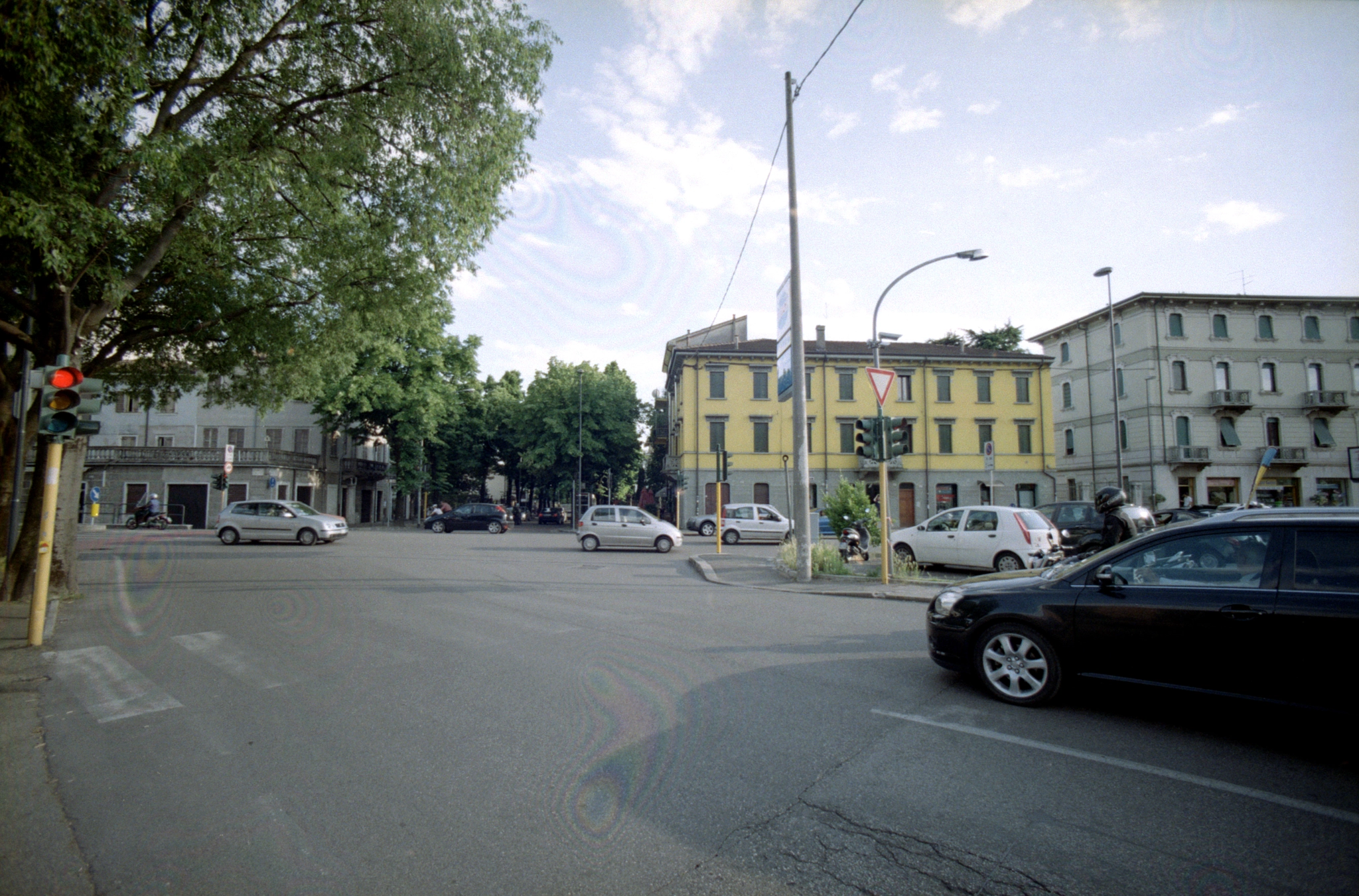 Pentax MZ-S sample photo. On the streets of verona photography