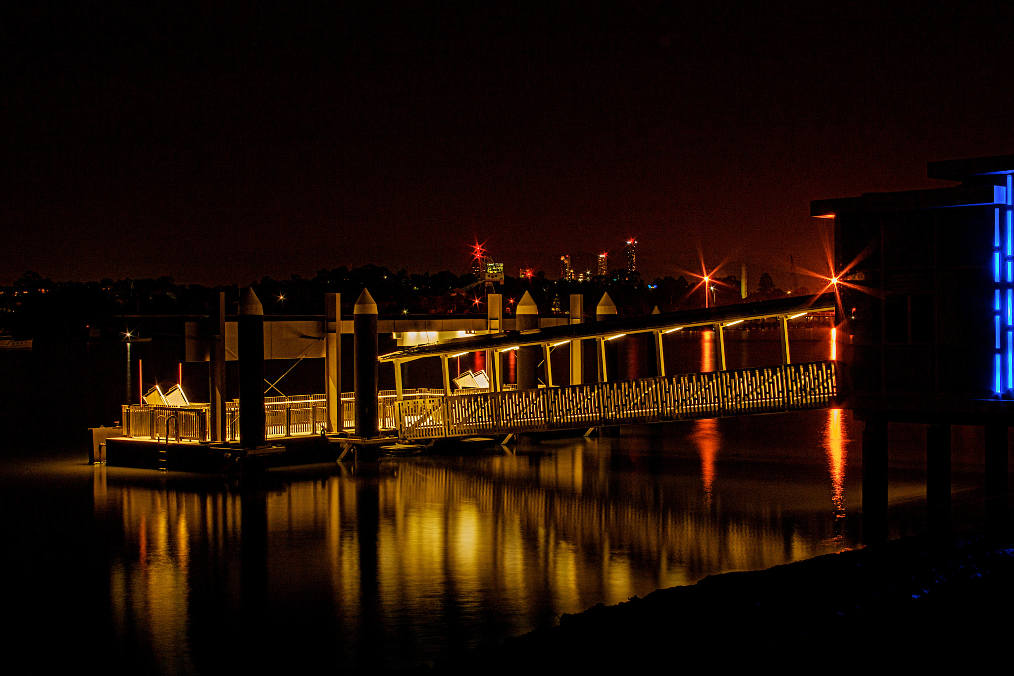 Tamron AF 28-200mm F3.8-5.6 XR Di Aspherical (IF) Macro sample photo. Ferry pier north shore photography