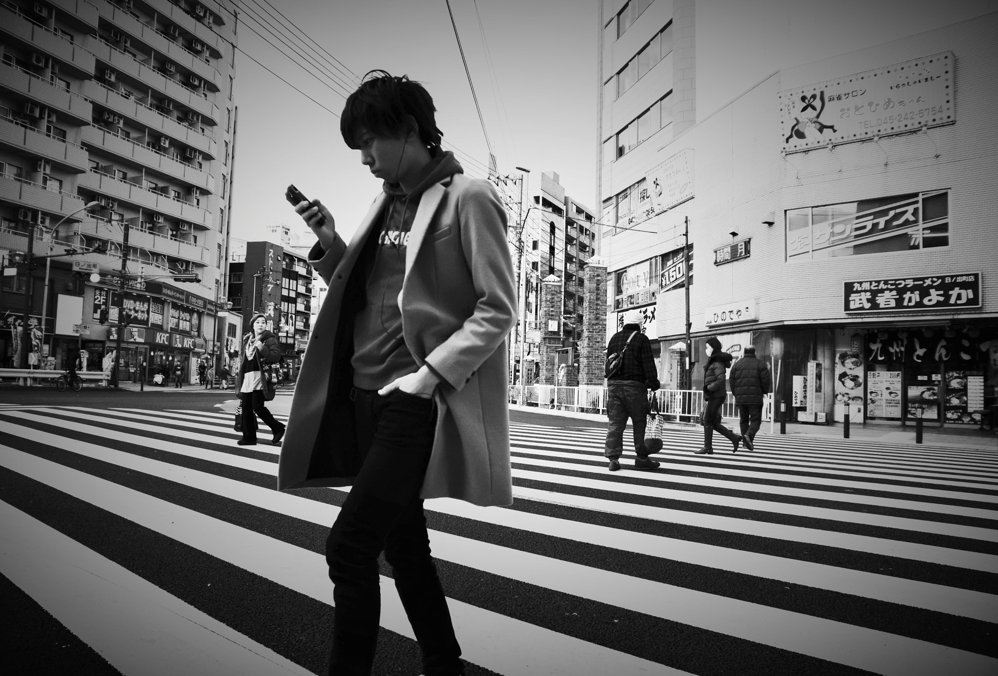 Sigma 17-70mm F2.8-4 DC Macro OS HSM | C sample photo. Under crossing photography