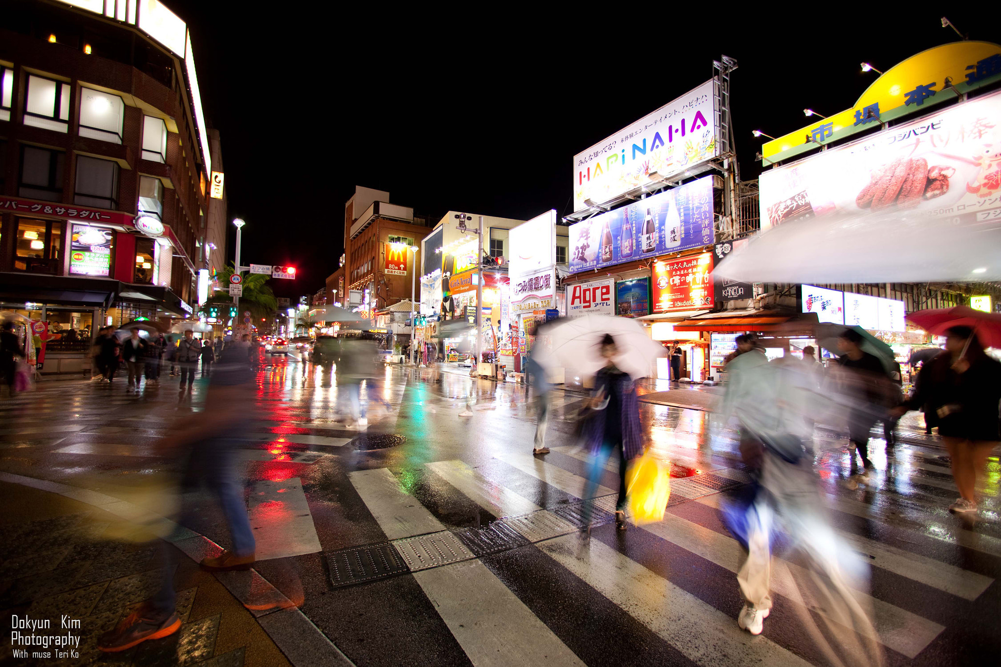 Canon EOS 5D Mark II + Canon EF 14mm F2.8L USM sample photo. Night of kokusai street photography