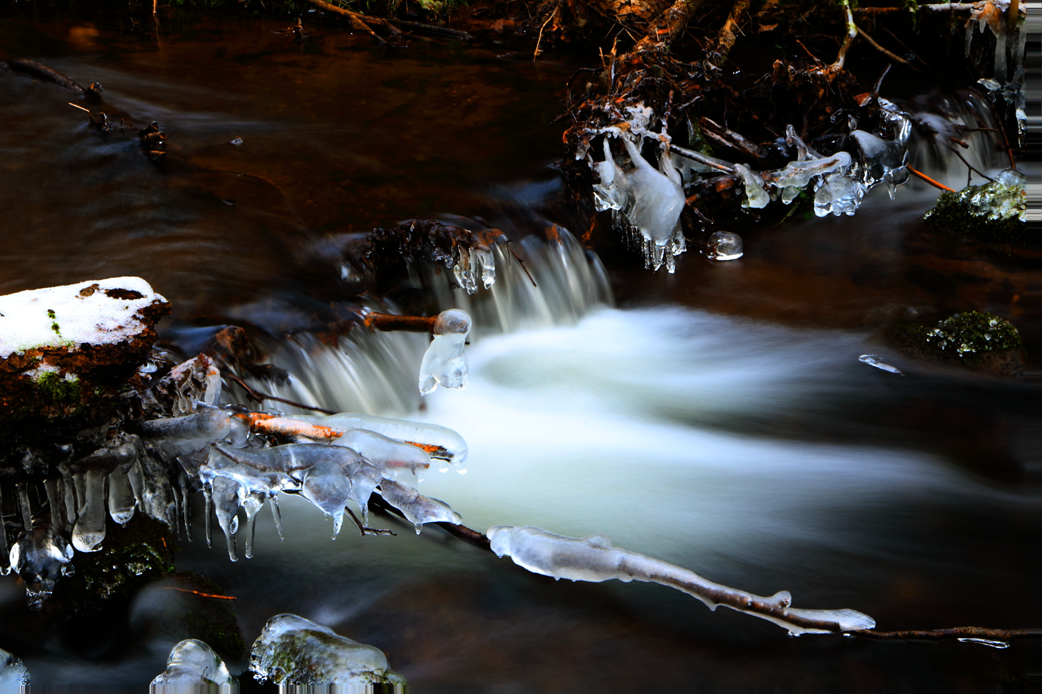 Canon EF-S 18-135mm F3.5-5.6 IS STM sample photo. Wasserfall im winter photography