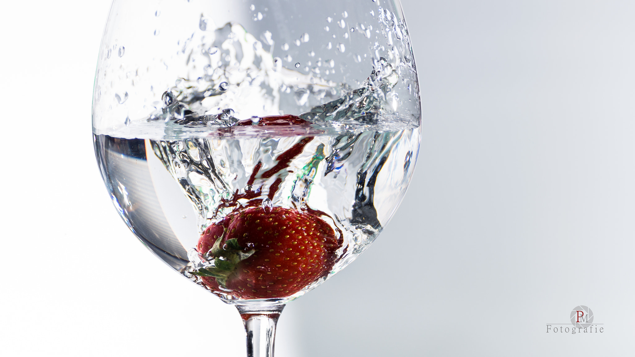 Tamron SP 70-300mm F4-5.6 Di USD sample photo. Strawberry splash photography