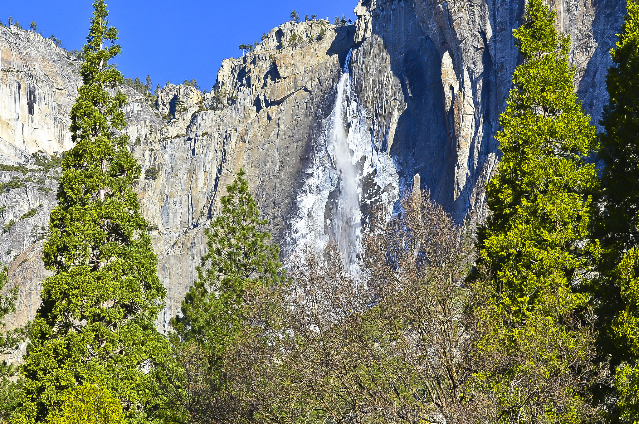 Zoom-Nikkor 1200-1700mm f/5.6-8 P ED IF sample photo. My last american bike tour photography