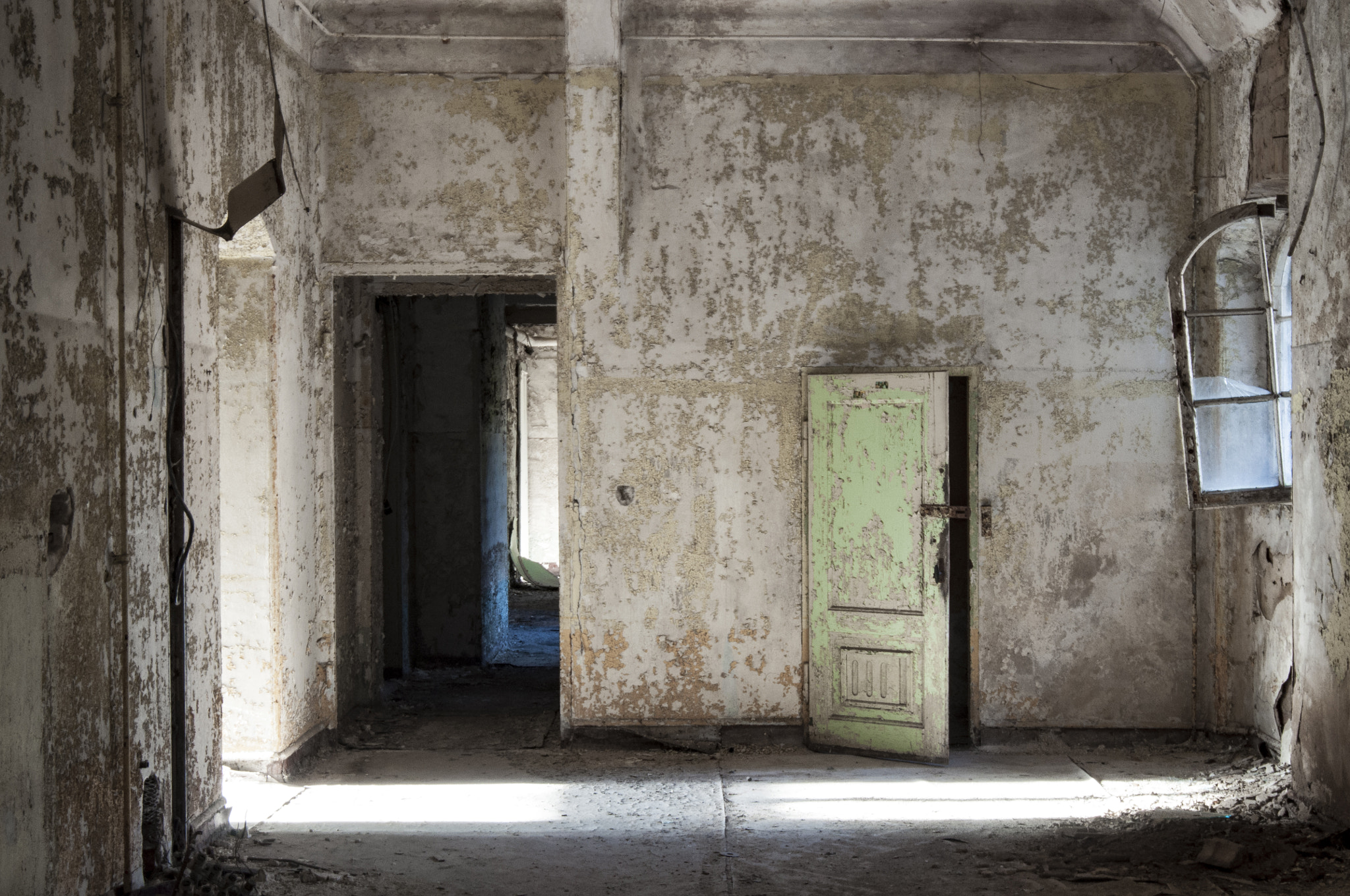 Nikon AF Nikkor 24-85mm F2.8-4D IF sample photo. Three paths (beelitz #12) photography