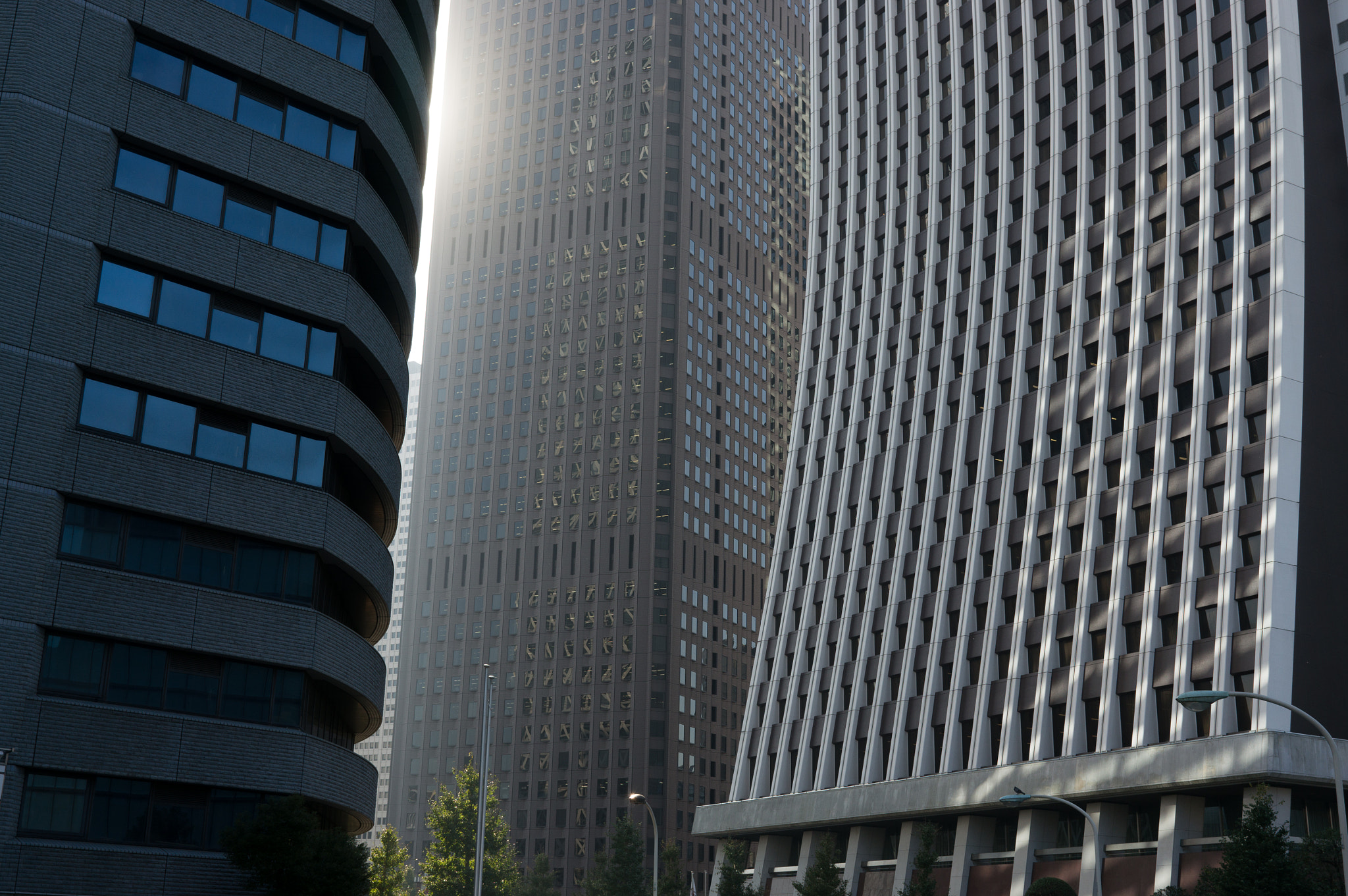 Sony Alpha NEX-6 + Minolta AF 28mm F2 sample photo. Sompo japan building photography