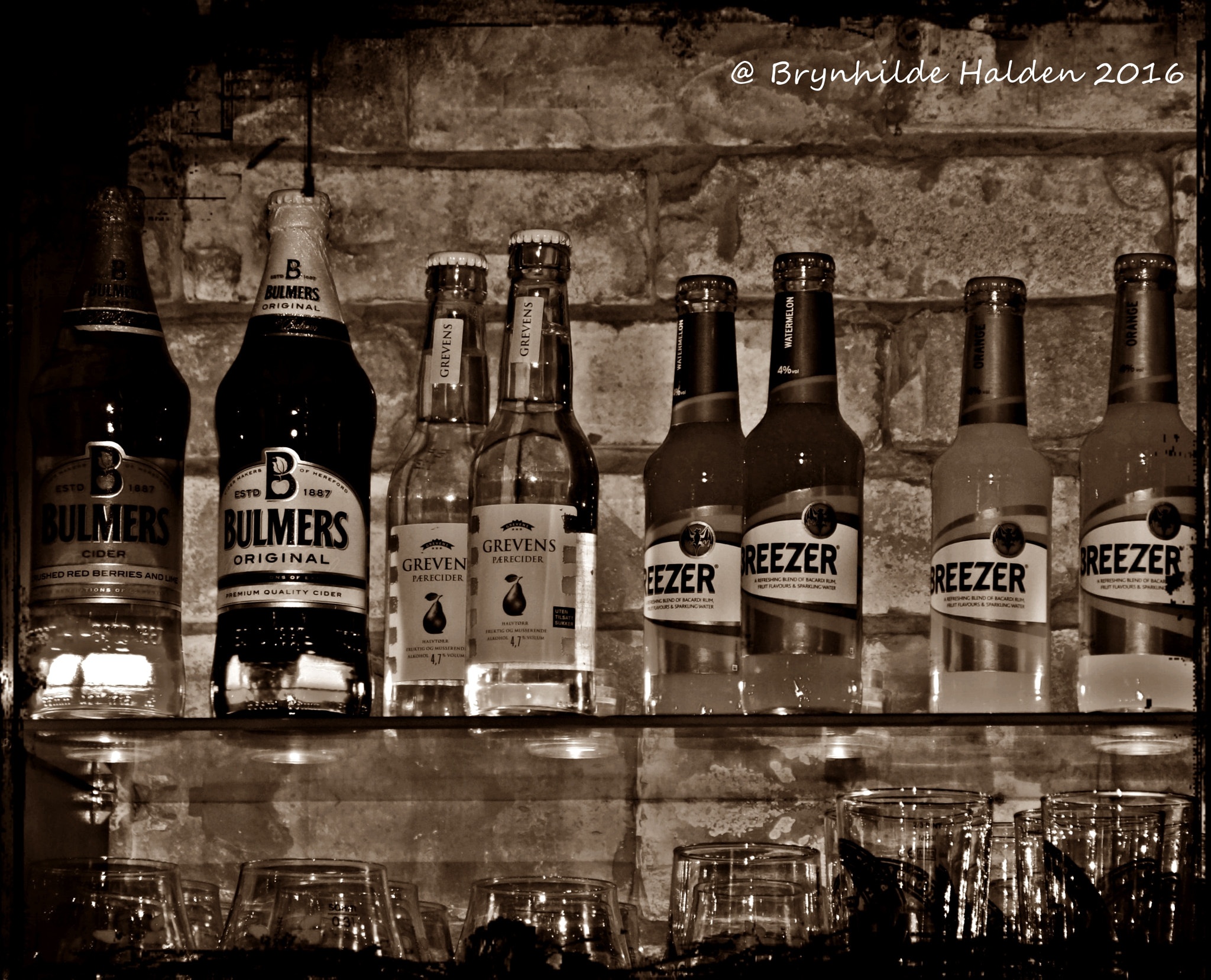 Sony DT 18-250mm F3.5-6.3 sample photo. Bar is open photography