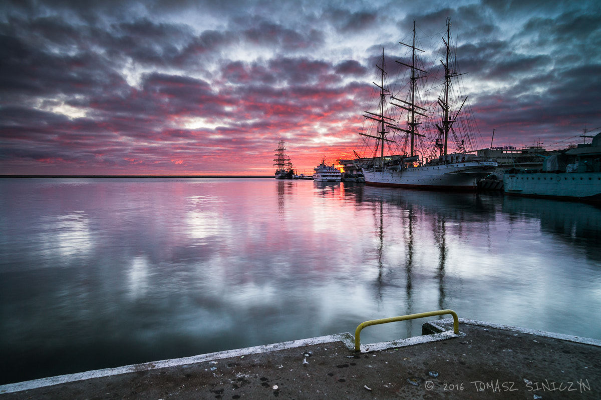 Samsung NX11 + Samsung NX 12-24mm F4-5.6 ED sample photo. Wharf photography