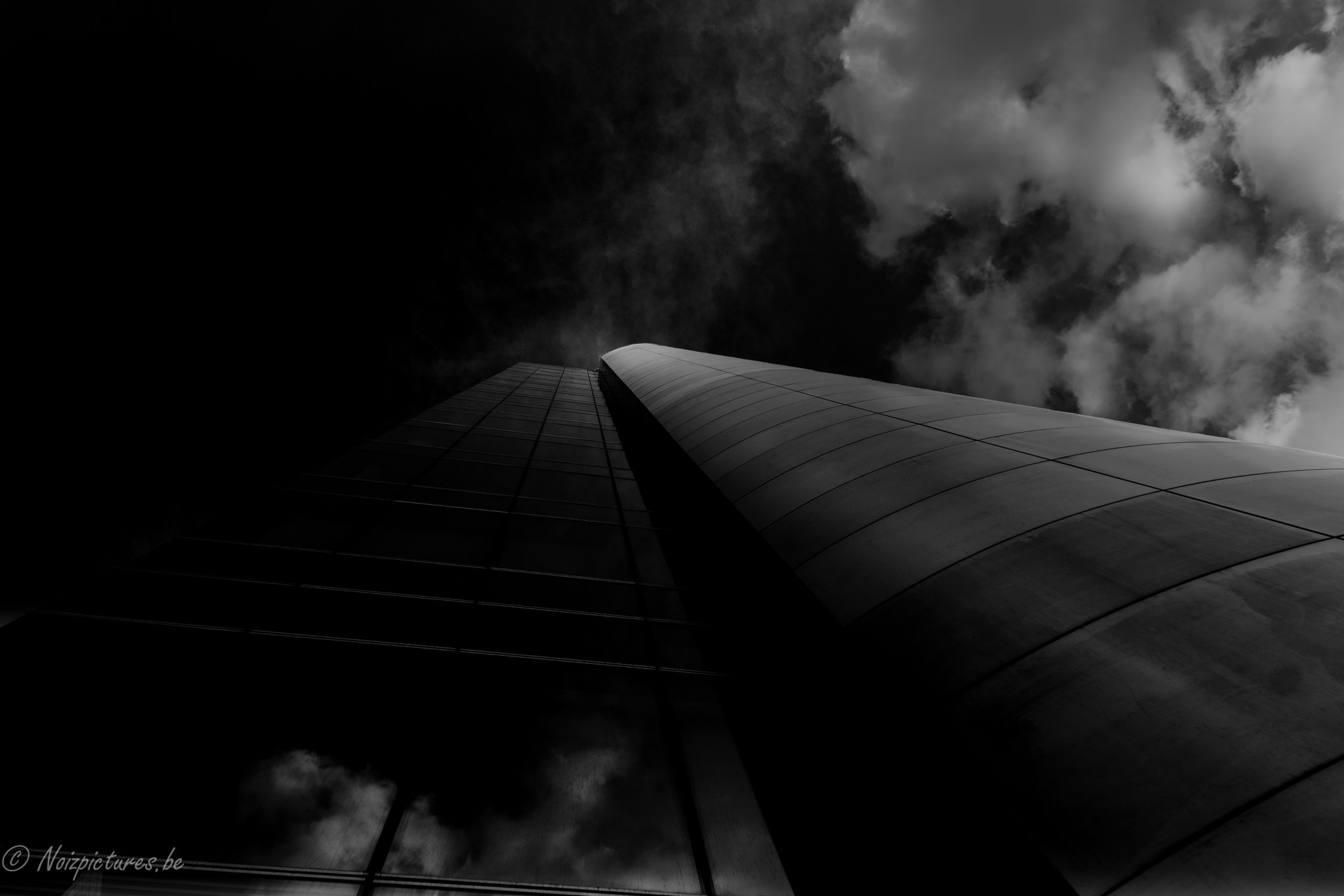 Sony SLT-A77 + 17-50mm F2.8 sample photo. Chasing light photography