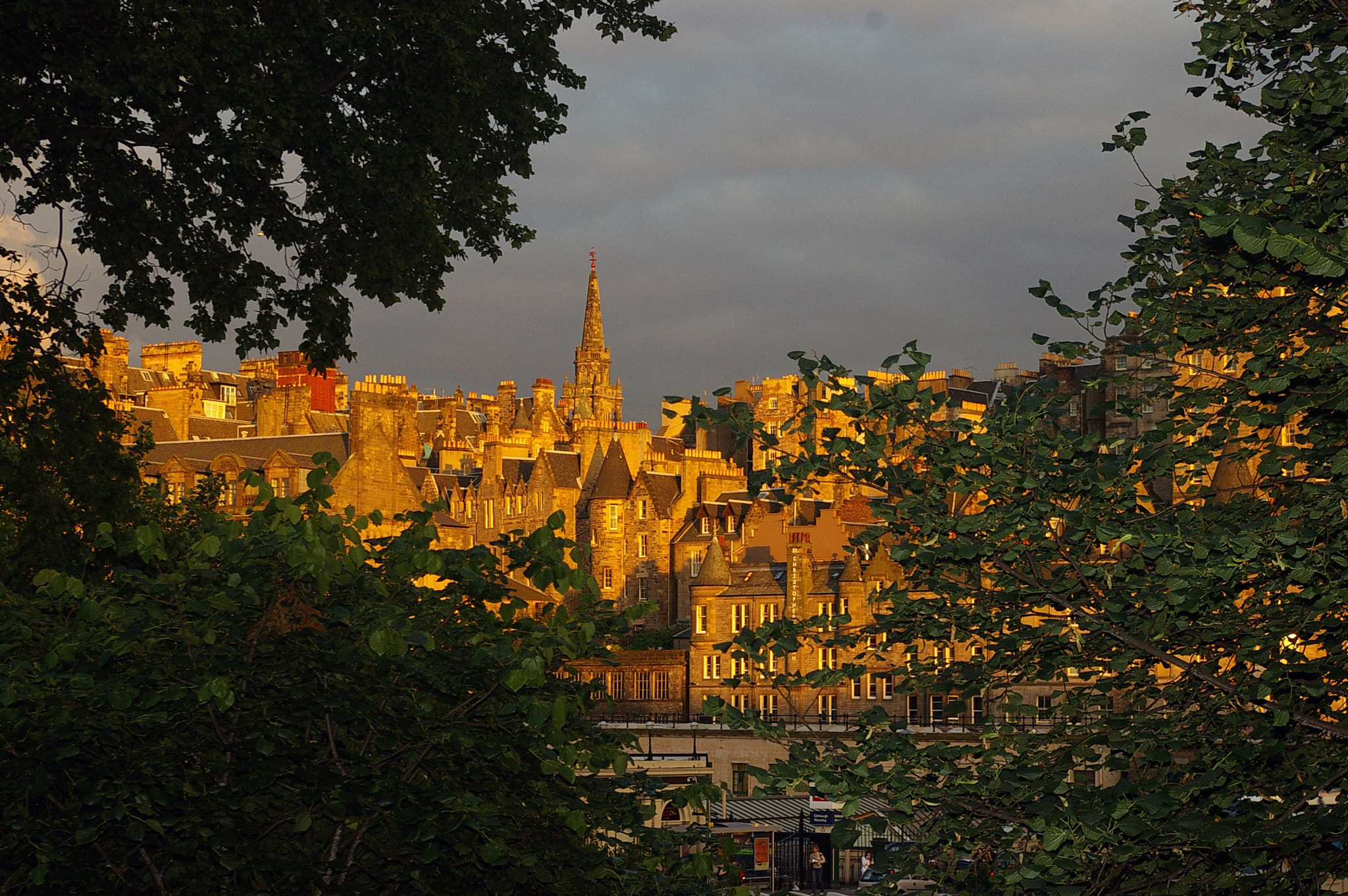 Pentax *ist DS + Pentax smc DA 18-55mm F3.5-5.6 AL sample photo. Edinburgh photography