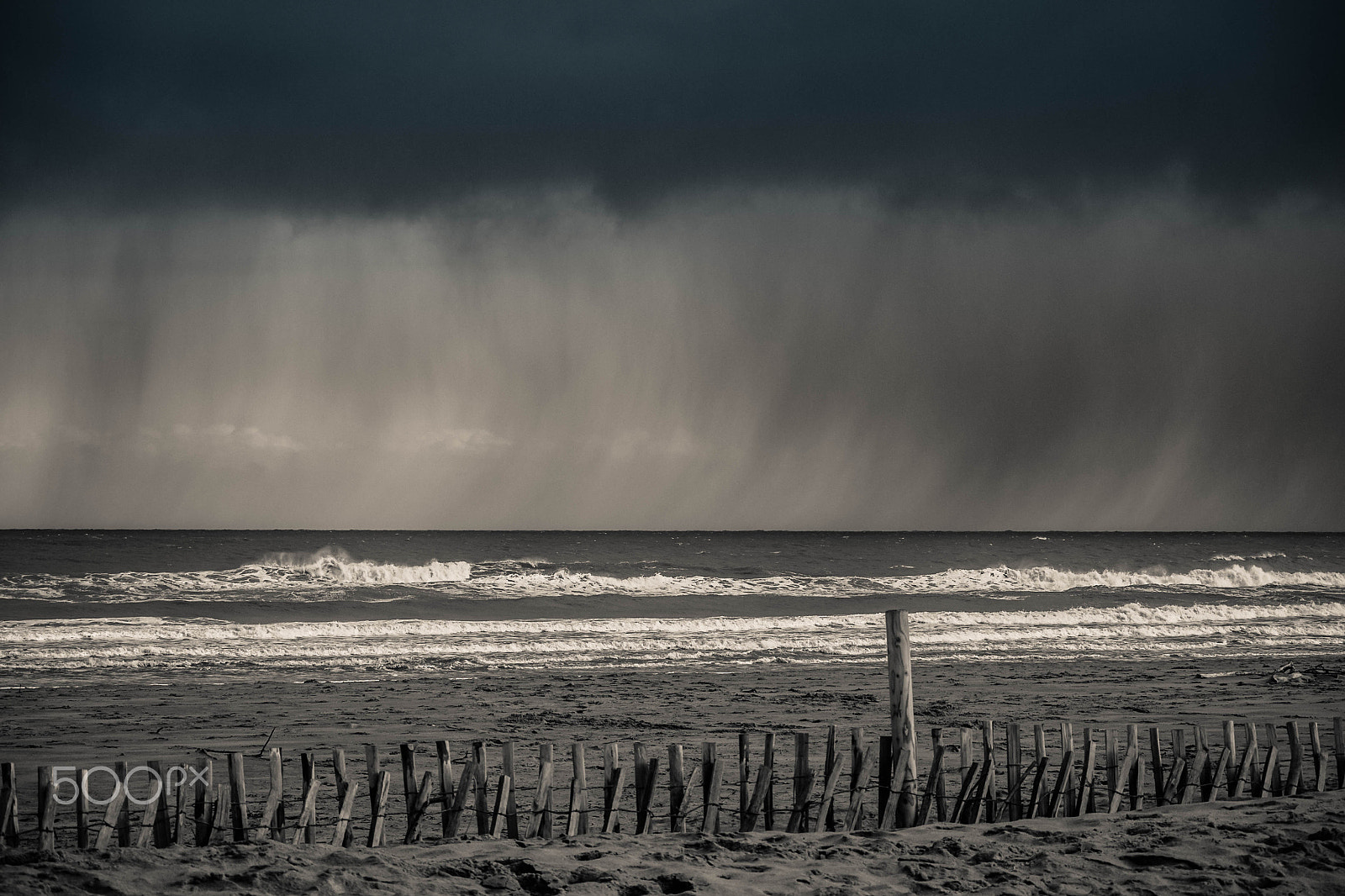 Panasonic Lumix G Vario 45-200mm F4-5.6 OIS sample photo. Stormy in the north photography