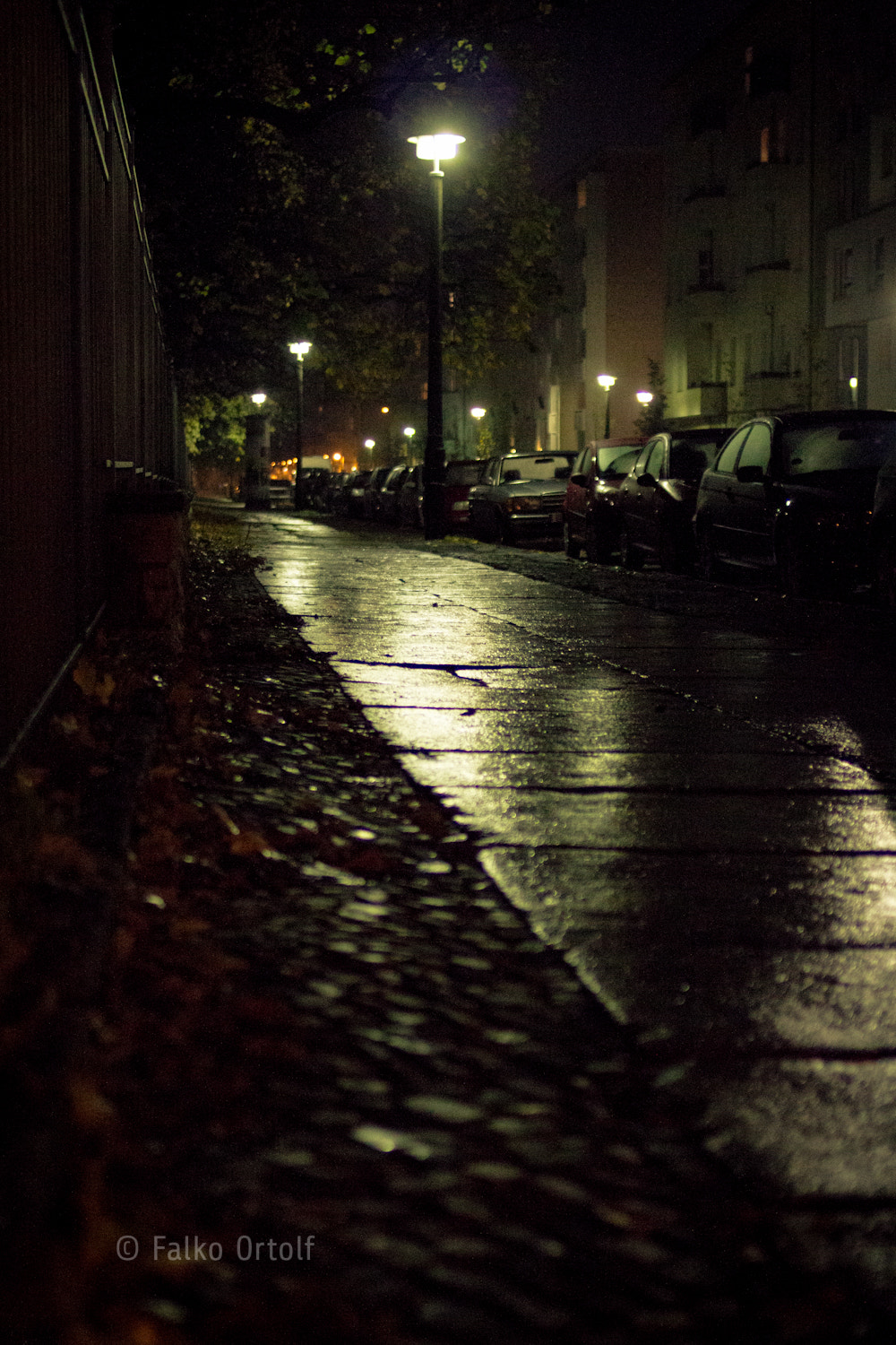Canon EOS 600D (Rebel EOS T3i / EOS Kiss X5) + Canon EF 35mm F2 sample photo. Berlin friedrichshain photography
