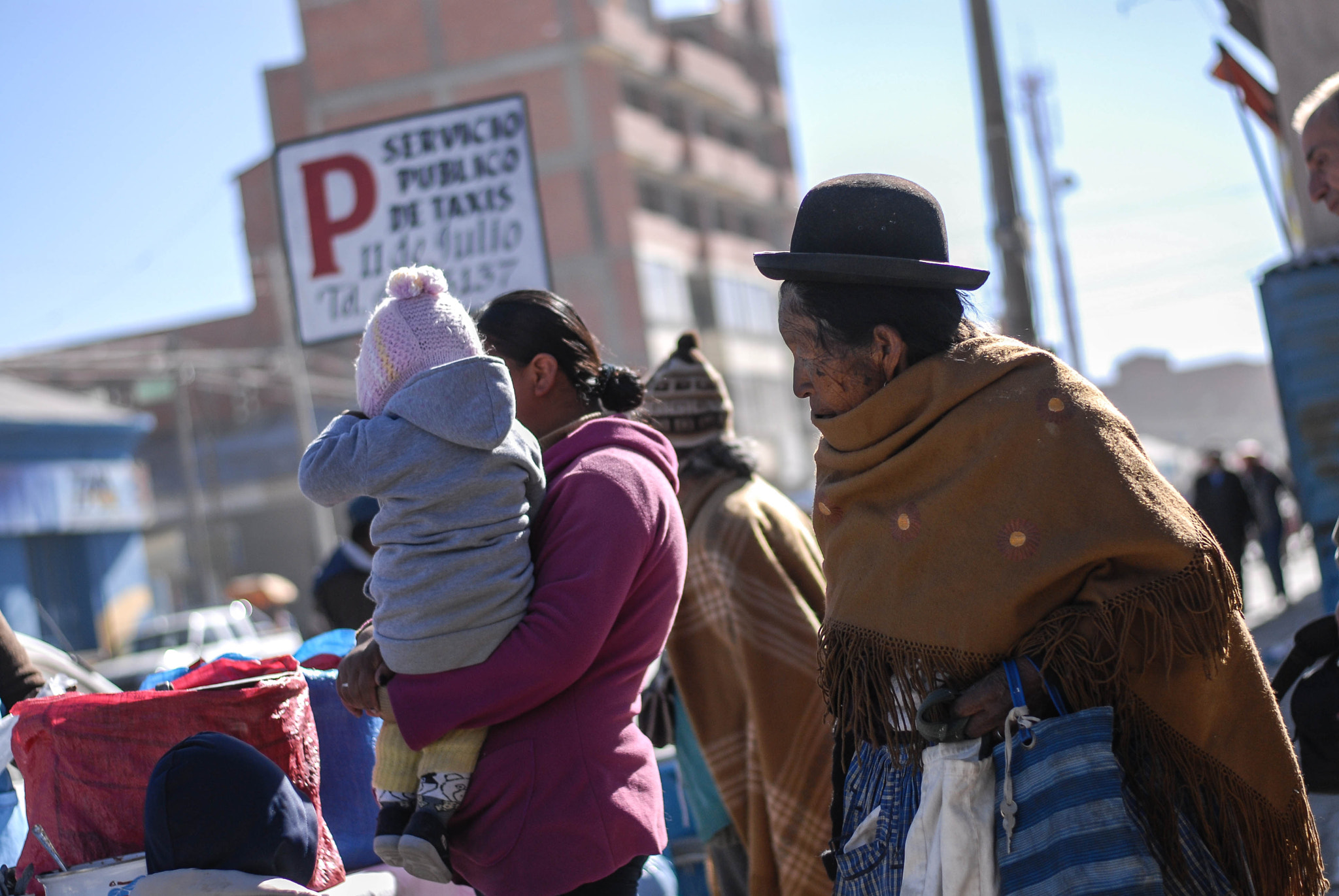Nikon D200 + Nikon AF-S Nikkor 50mm F1.8G sample photo. Street _ potosi _ bolivia photography