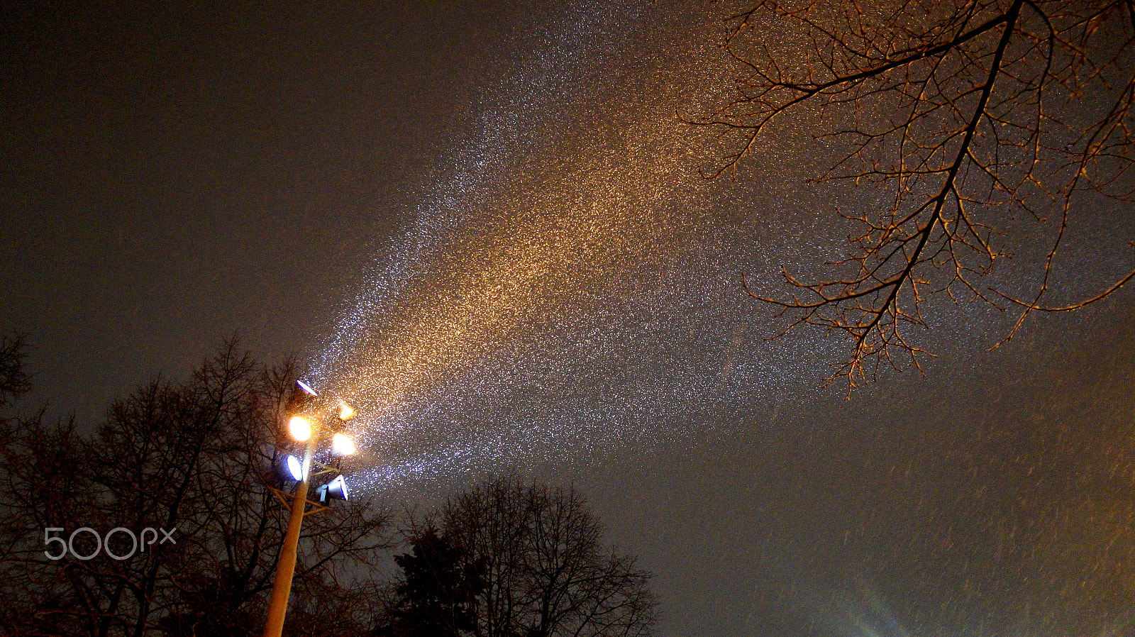 Sony DT 16-105mm F3.5-5.6 sample photo. Winter lights photography