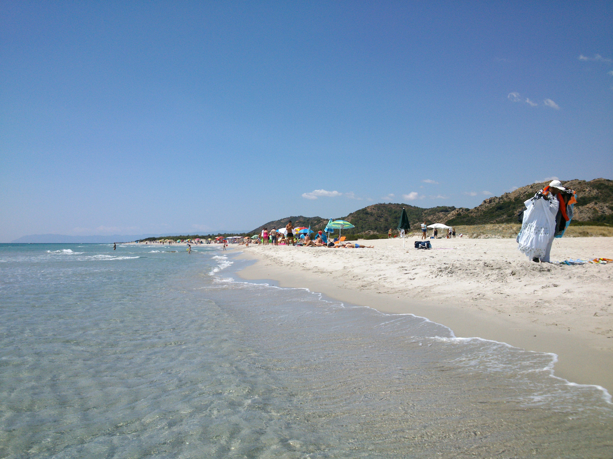 Sony Ericsson Xperia P sample photo. Spiaggia di bèrchida con venditore ambulante.jpg photography