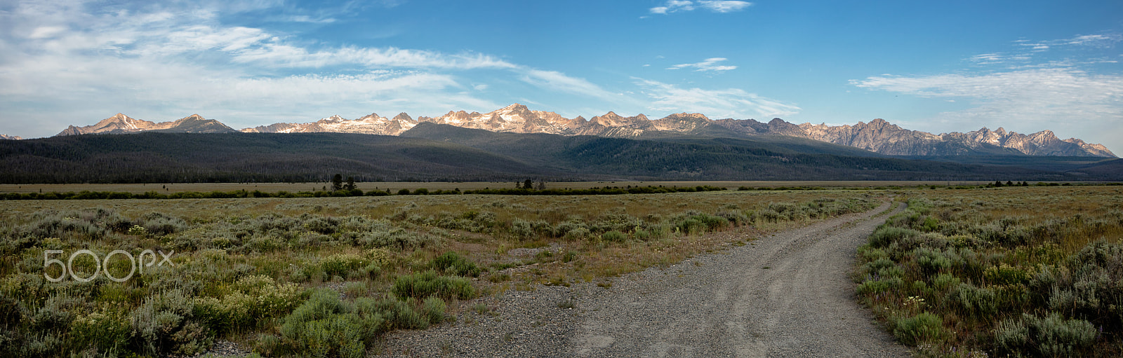 Canon EOS 5DS + Canon EF 20-35mm F3.5-4.5 USM sample photo. Sawtooth mountain range panorama photography