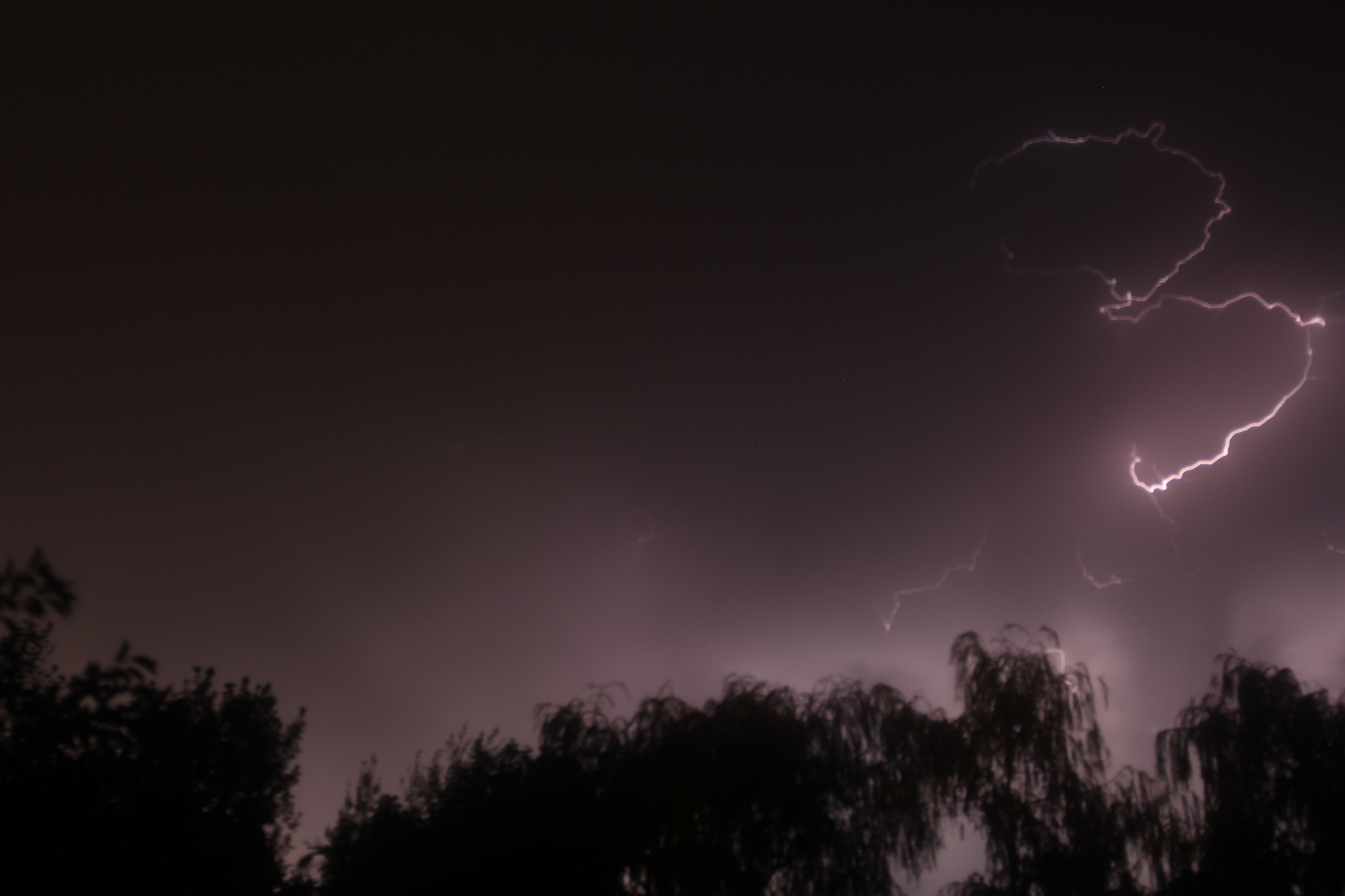 Canon EOS 60D + Tamron SP AF 17-35mm F2.8-4 Di LD Aspherical (IF) sample photo. Lightning that i captured this past summer. photography