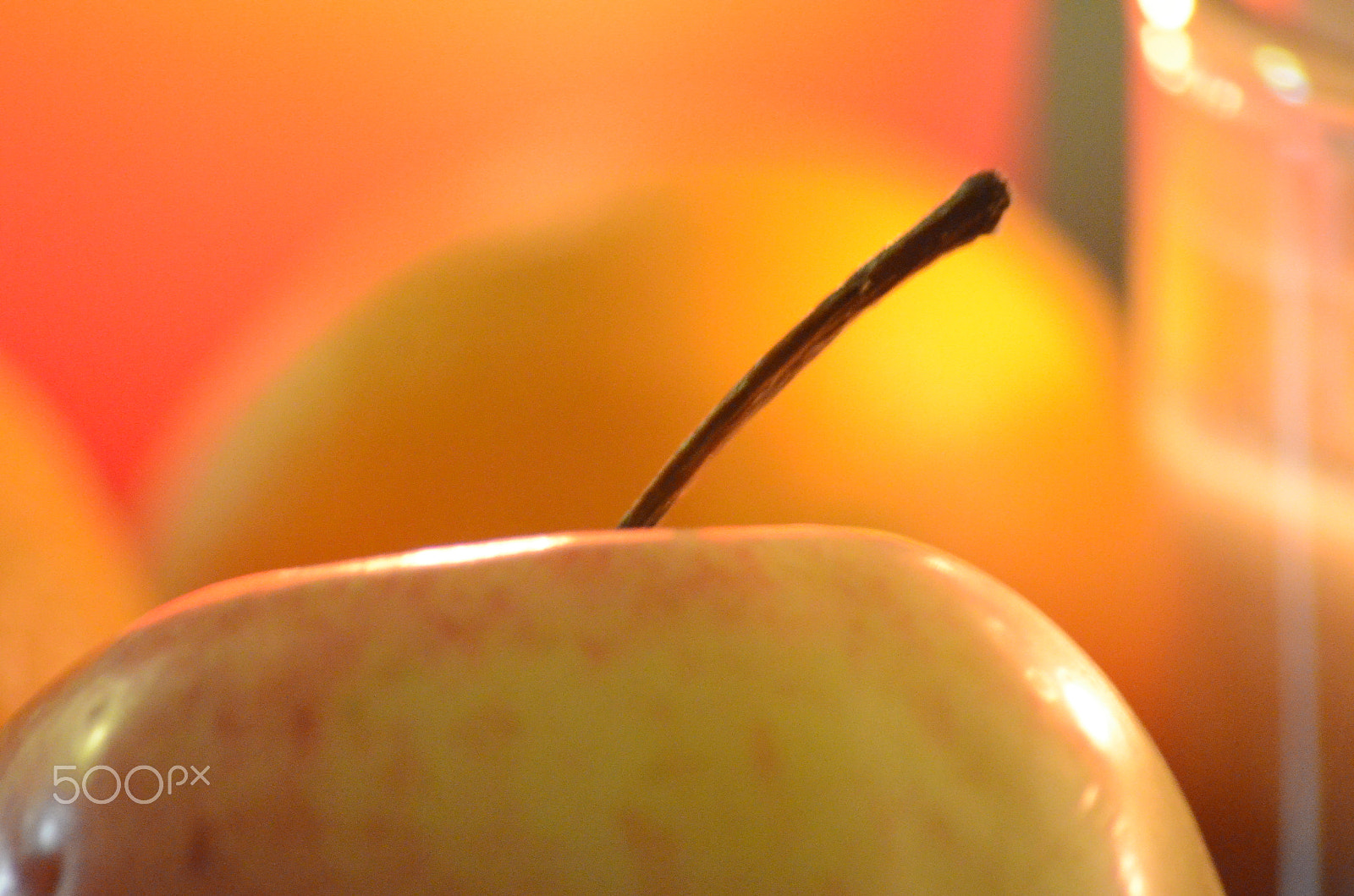 Sigma 70-300mm F4-5.6 APO Macro Super II sample photo. Apple photography