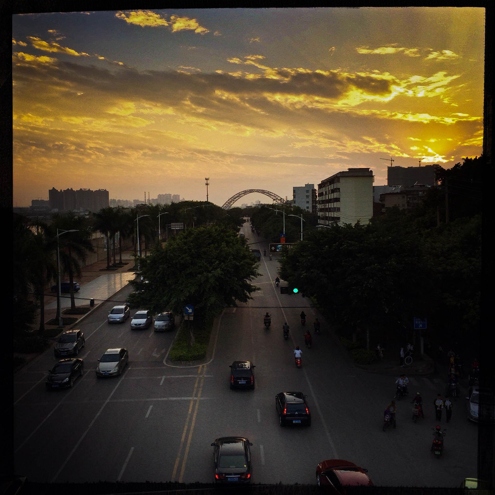 Hipstamatic 272 sample photo. Goinghome photography