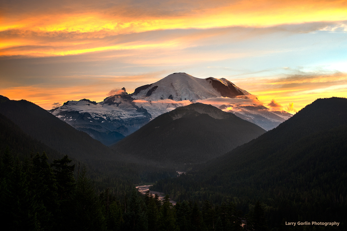 AF Zoom-Nikkor 28-70mm f/3.5-4.5D sample photo. Mount rainier photography