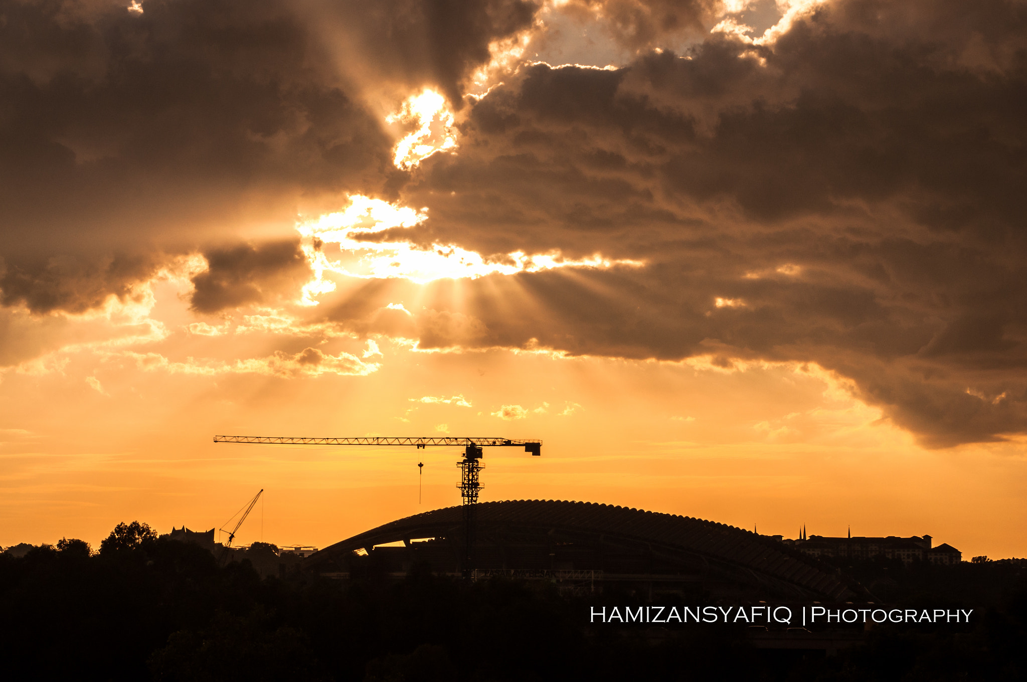 Sigma 24-70mm F2.8 EX DG HSM sample photo. "rays of light" photography